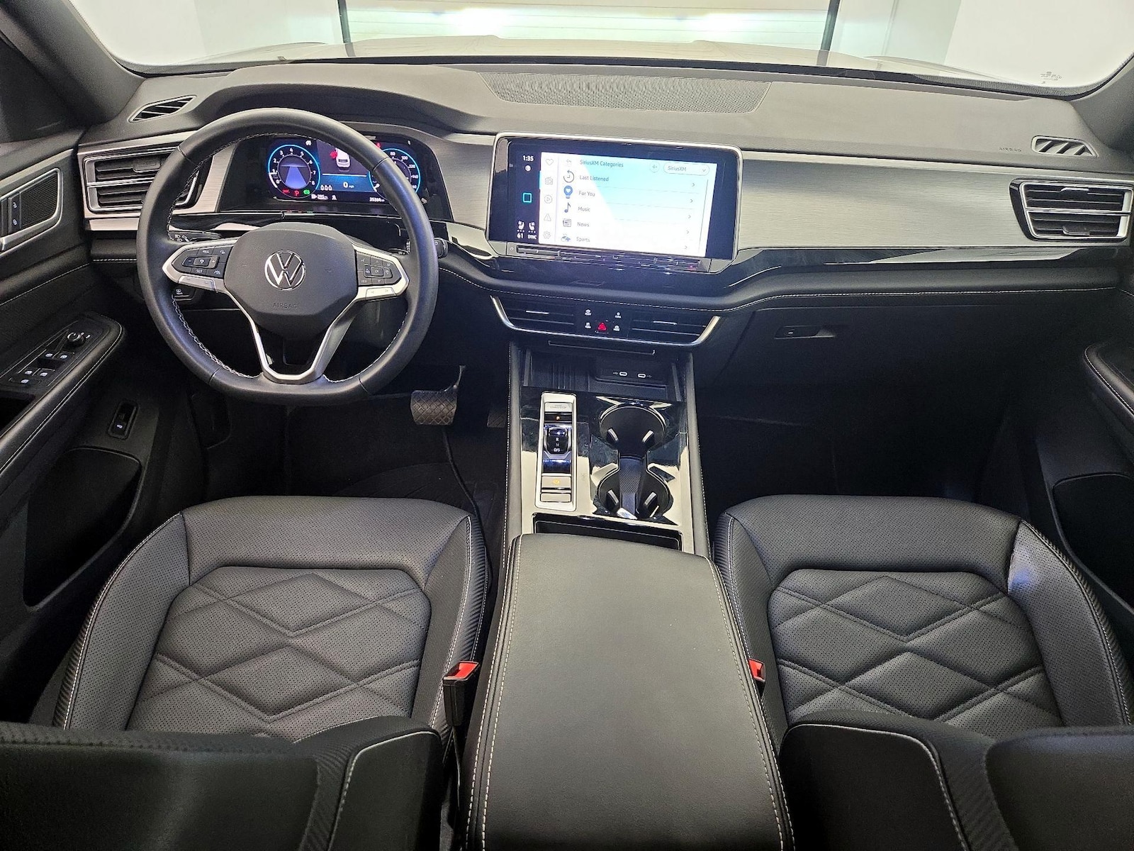2025 Volkswagen Atlas Cross Sport SE w/Tech - Photo 10