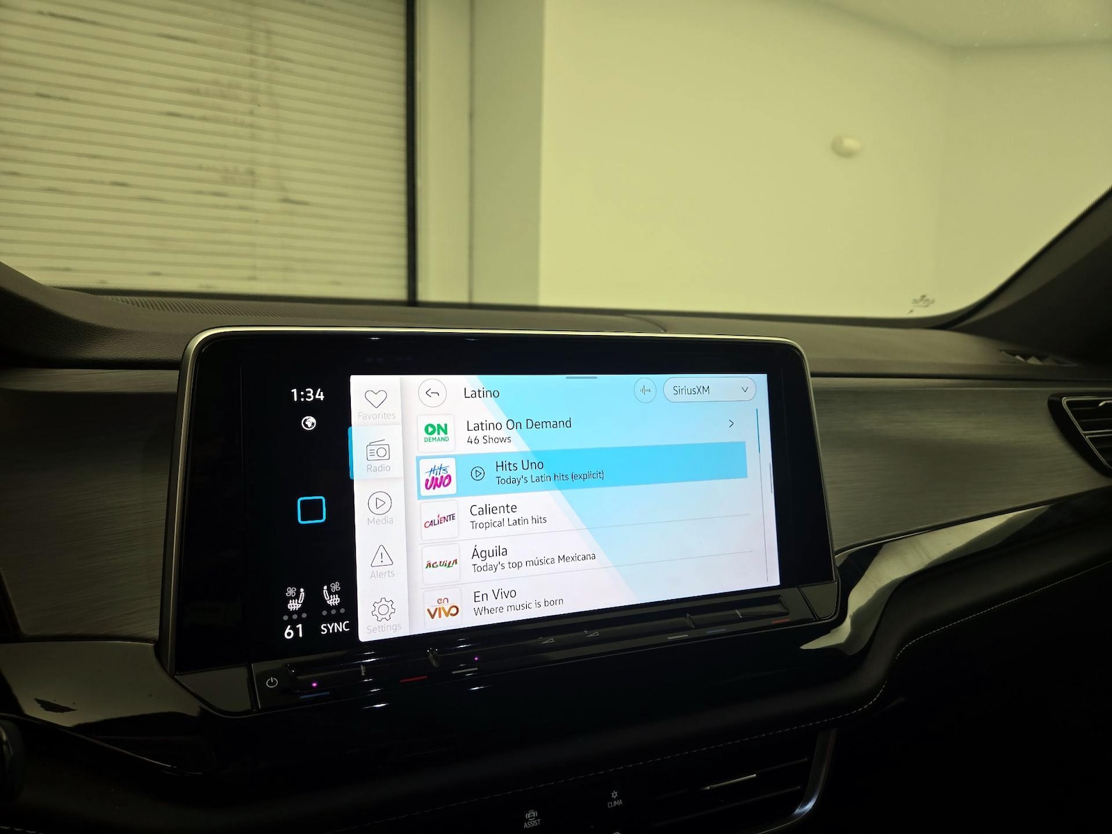 2025 Volkswagen Atlas Cross Sport SE w/Tech - Photo 16