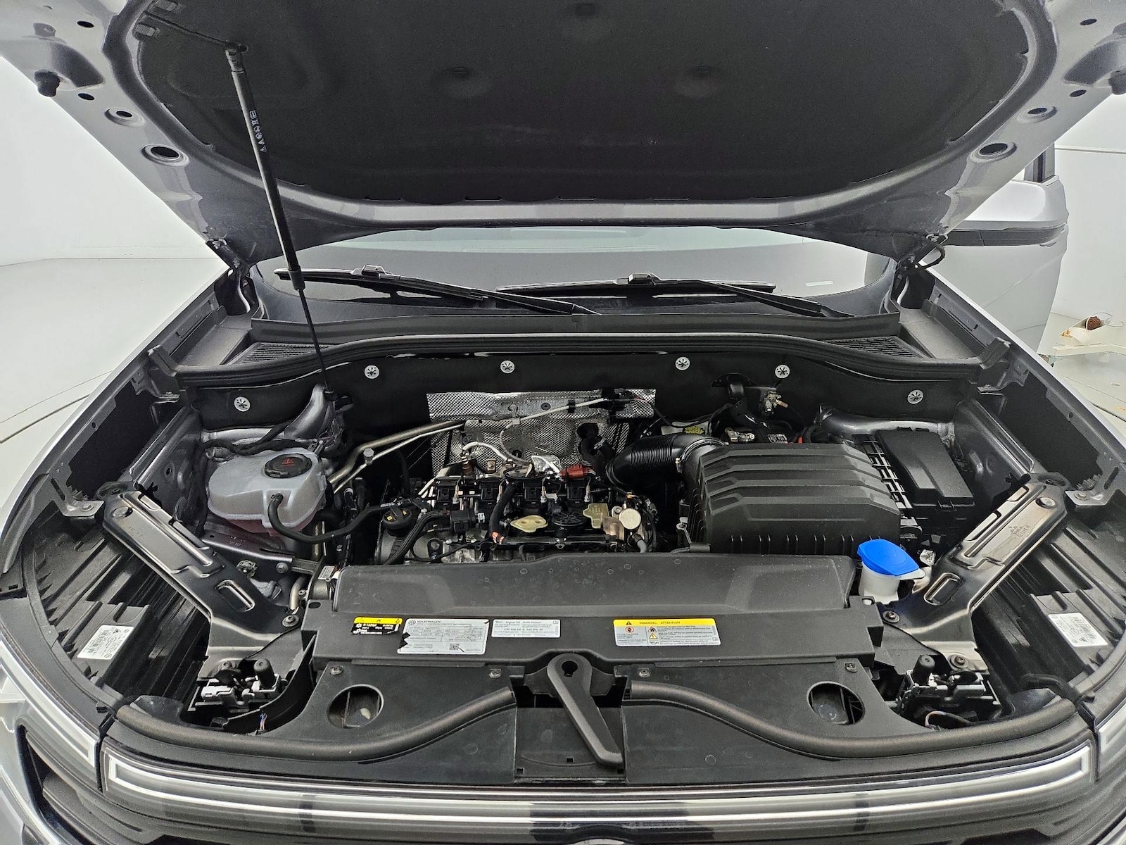 2025 Volkswagen Atlas Cross Sport SE w/Tech - Photo 22