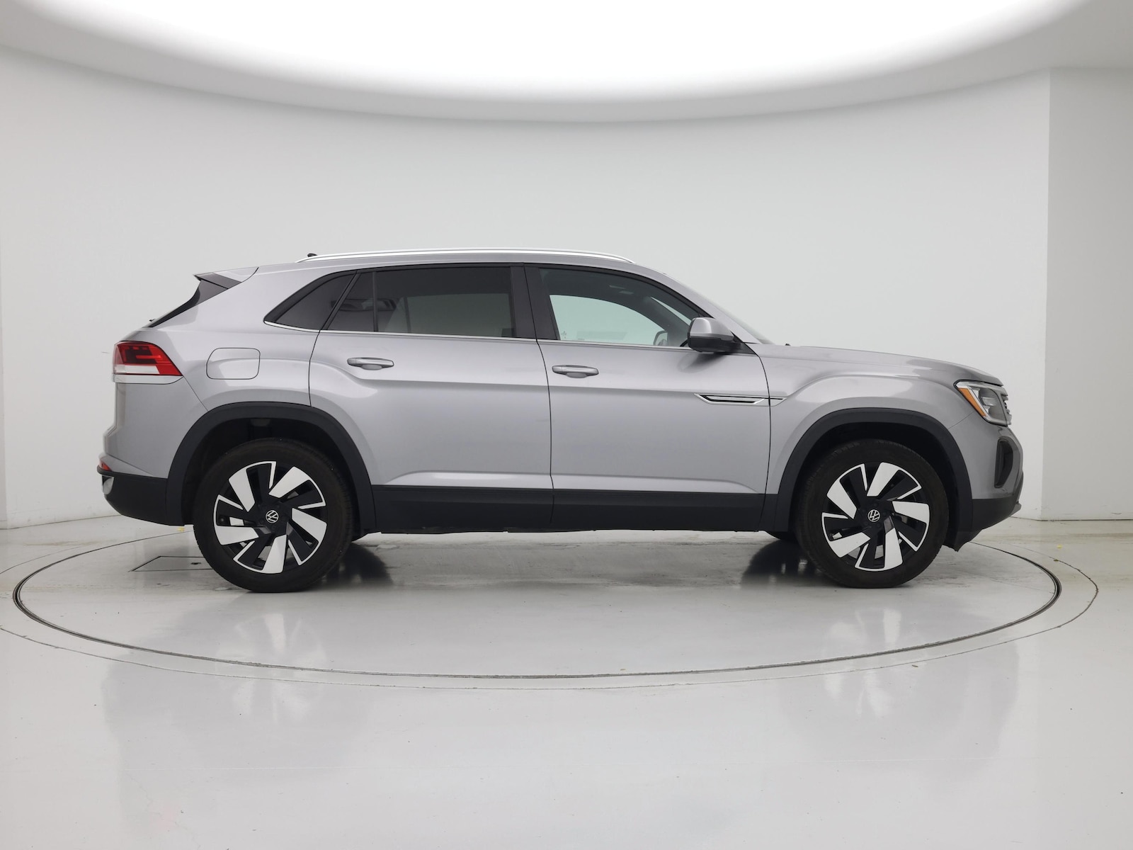 2025 Volkswagen Atlas Cross Sport SE w/Tech - Photo 8