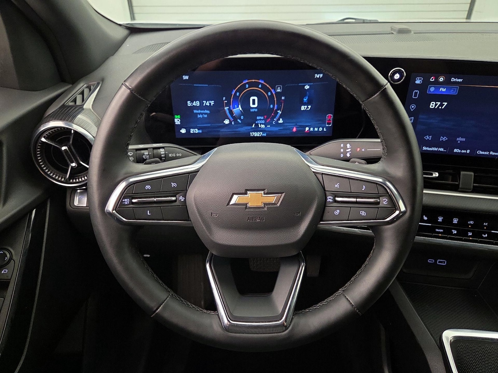 2025 Chevrolet Equinox LT - Photo 11