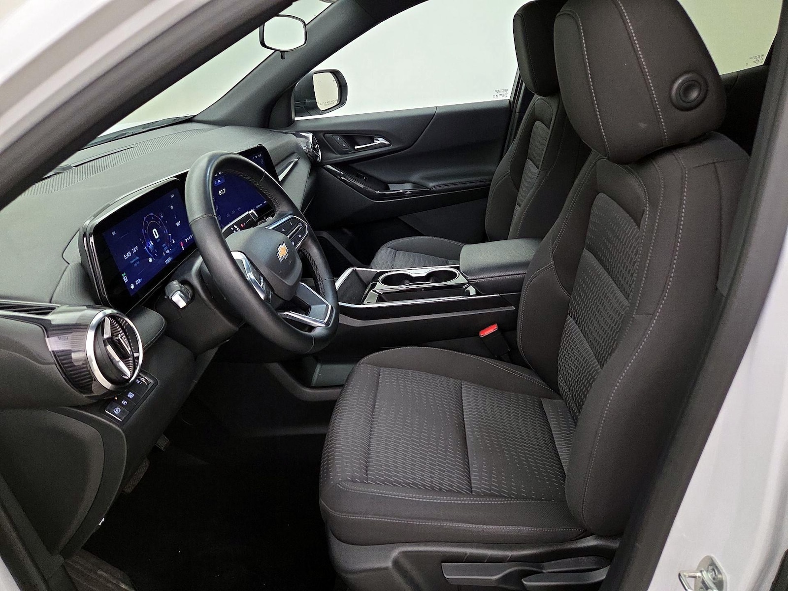 2025 Chevrolet Equinox LT - Photo 12