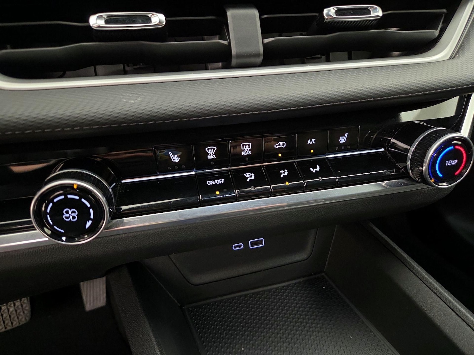 2025 Chevrolet Equinox LT - Photo 17