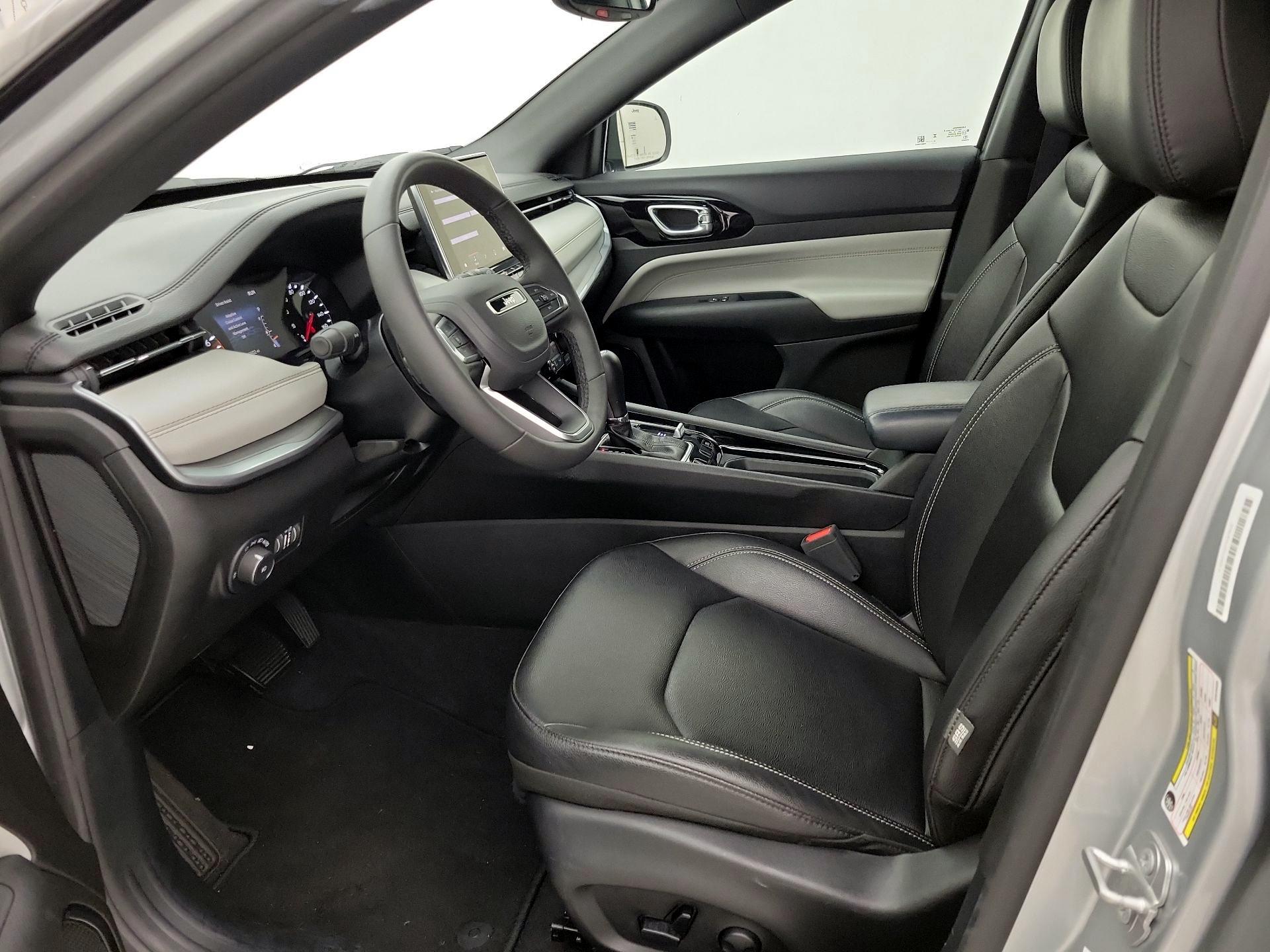 Thumbnail: 2025 Jeep Compass - 11