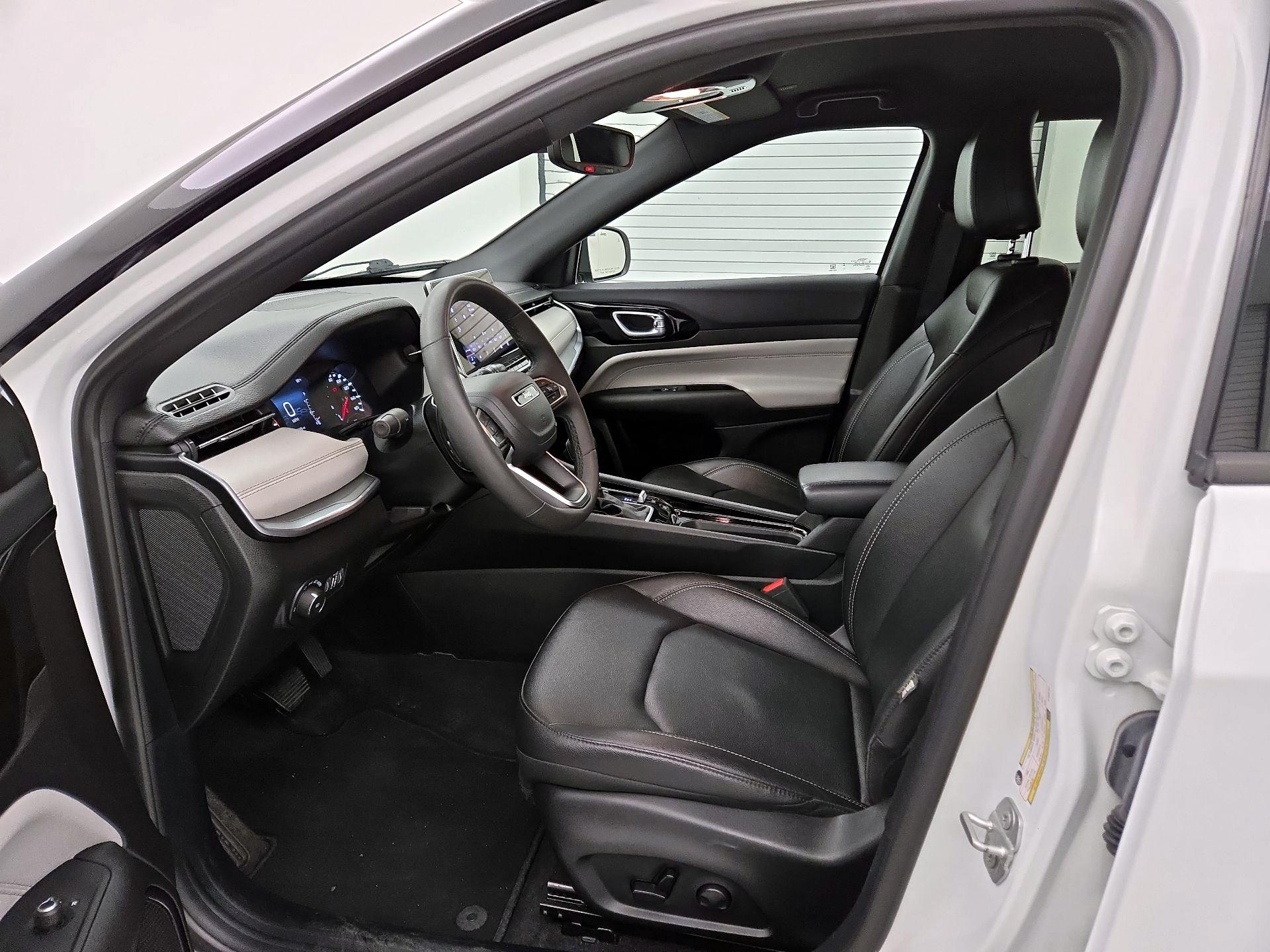 Thumbnail: 2025 Jeep Compass - 11