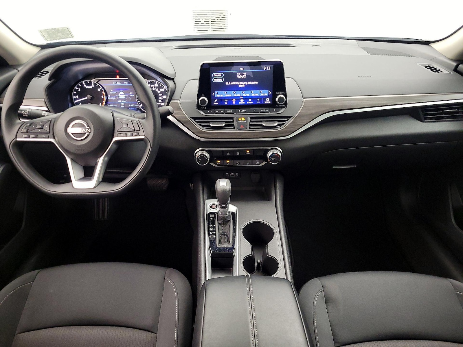 2025 Nissan Altima SV - Photo 10