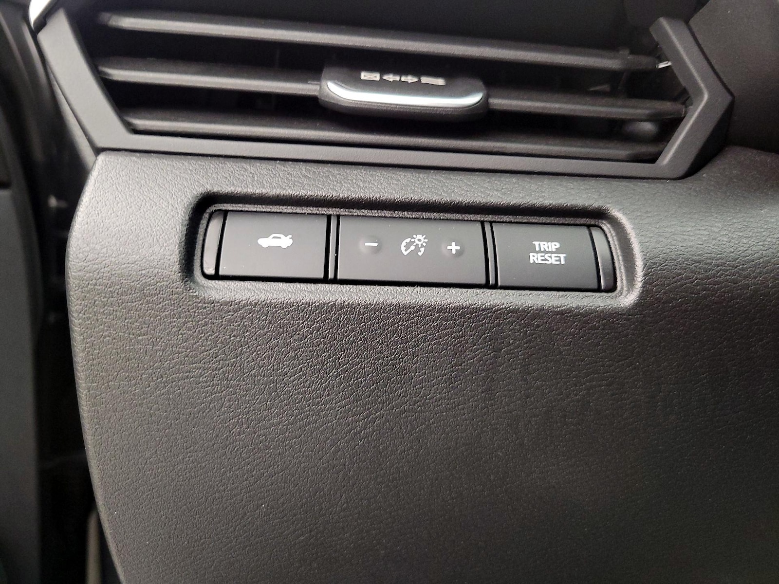 2025 Nissan Altima SV - Photo 14
