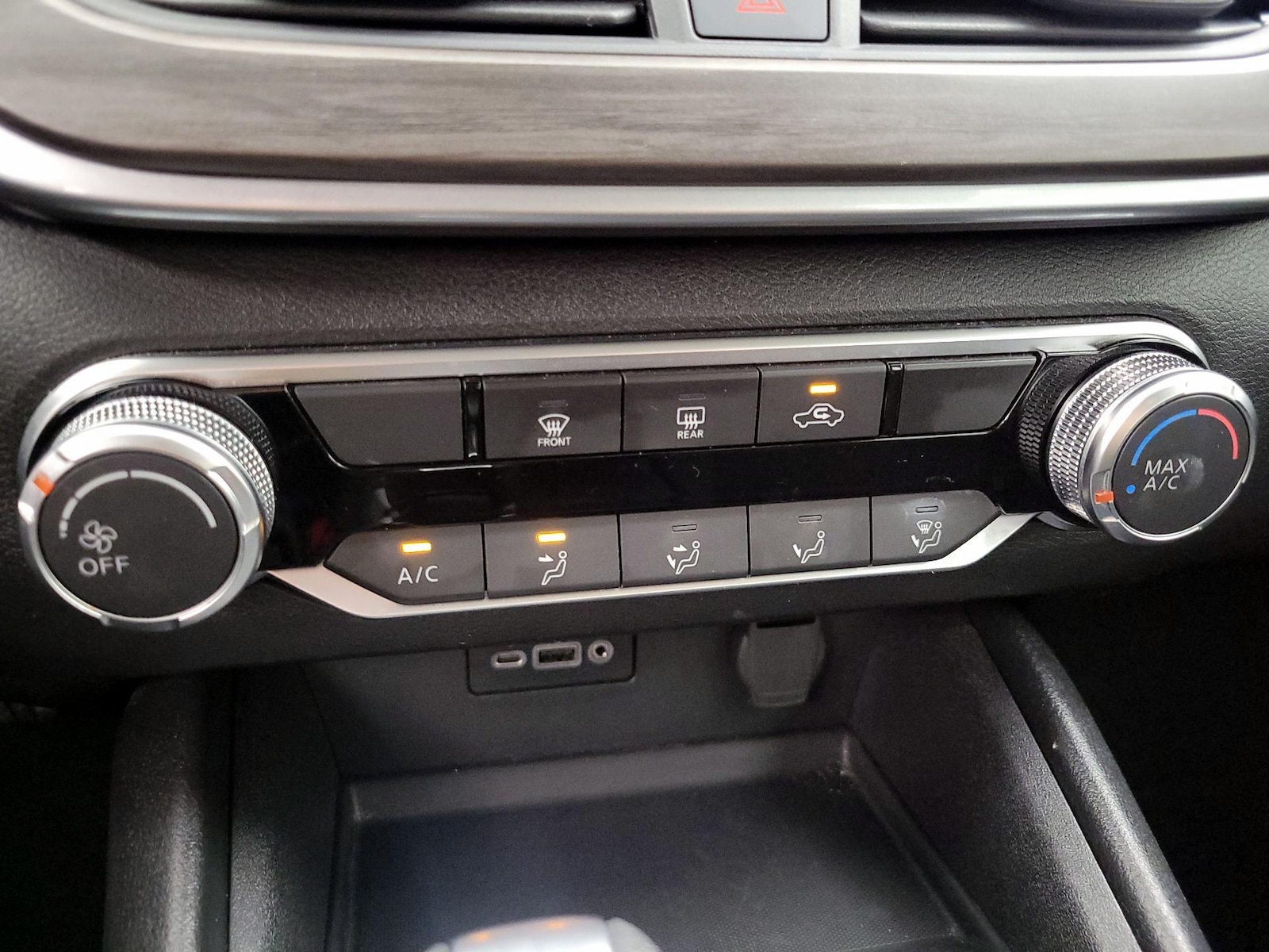 2025 Nissan Altima SV - Photo 17