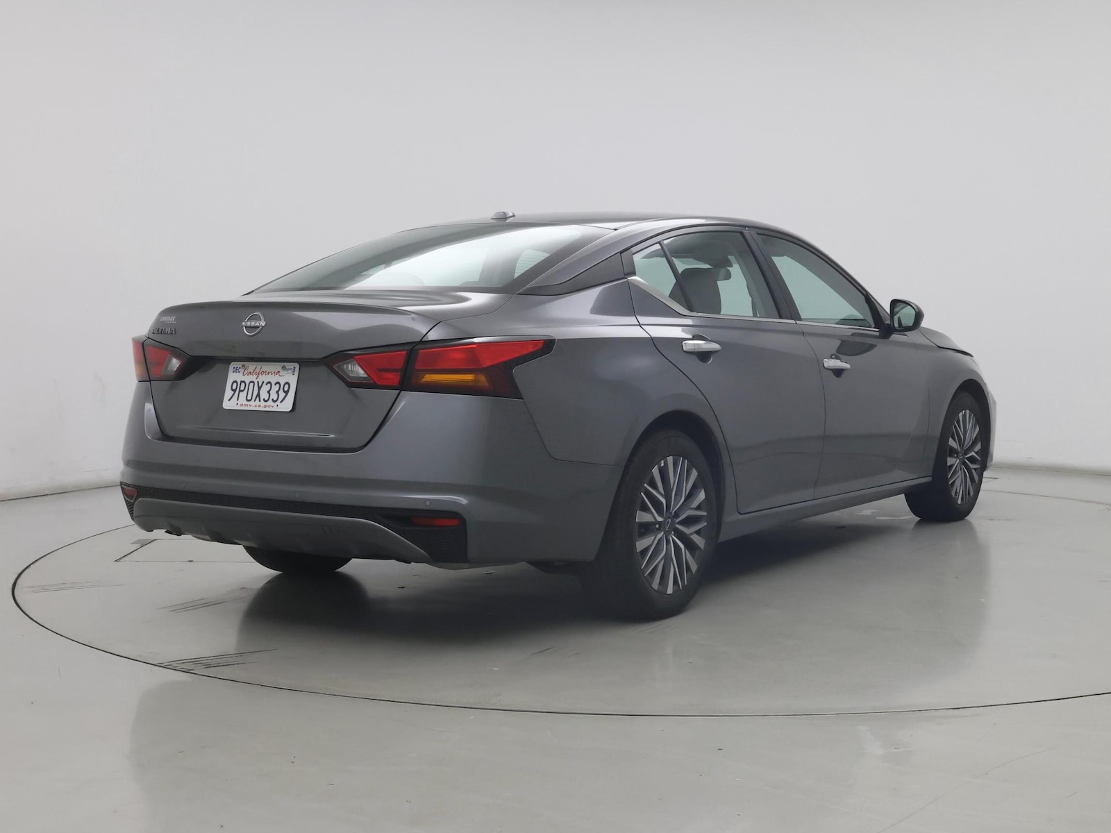 2025 Nissan Altima SV - Photo 9
