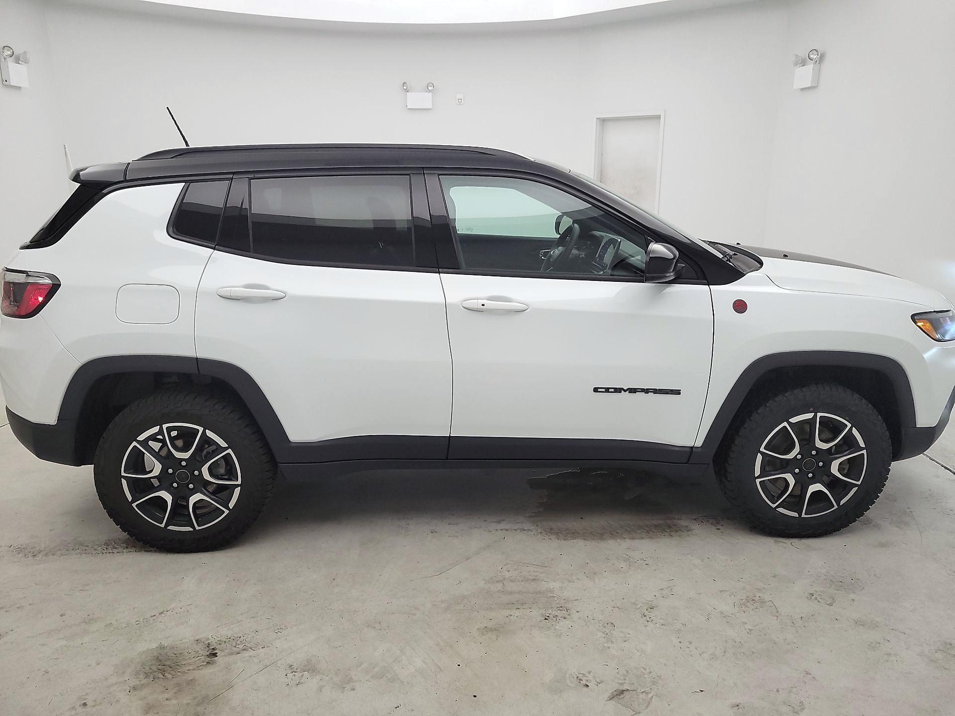 Thumbnail: 2025 Jeep Compass - 4