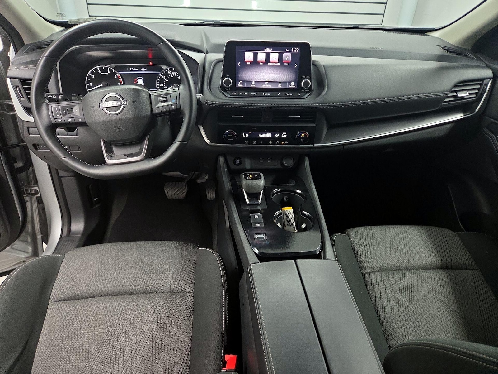 2025 Nissan Rogue SV - Photo 10