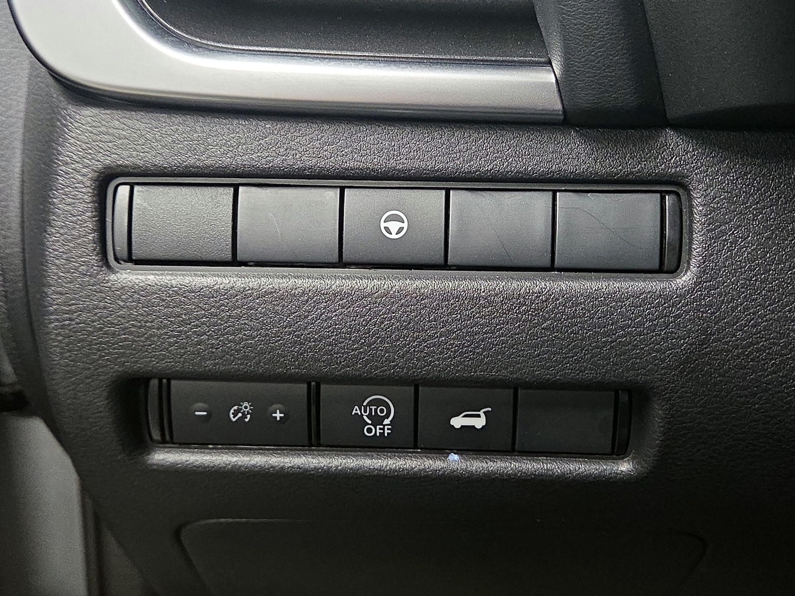 2025 Nissan Rogue SV - Photo 14