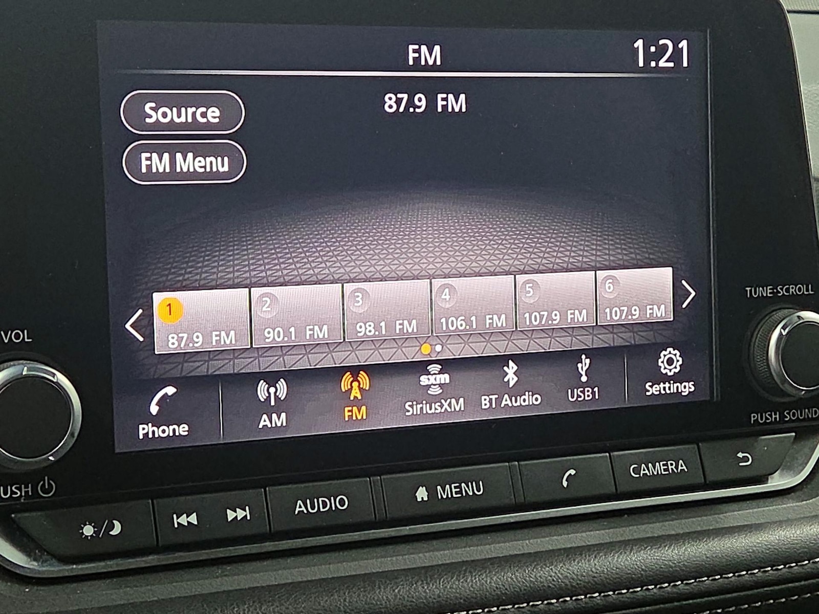 2025 Nissan Rogue SV - Photo 16