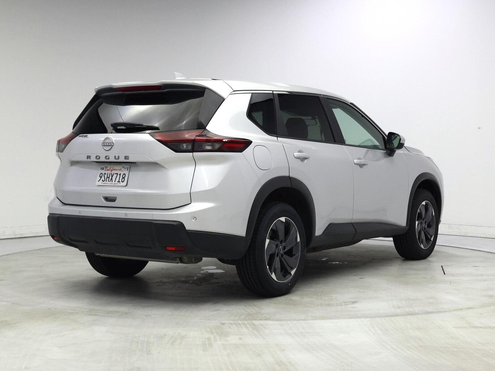 2025 Nissan Rogue SV - Photo 9