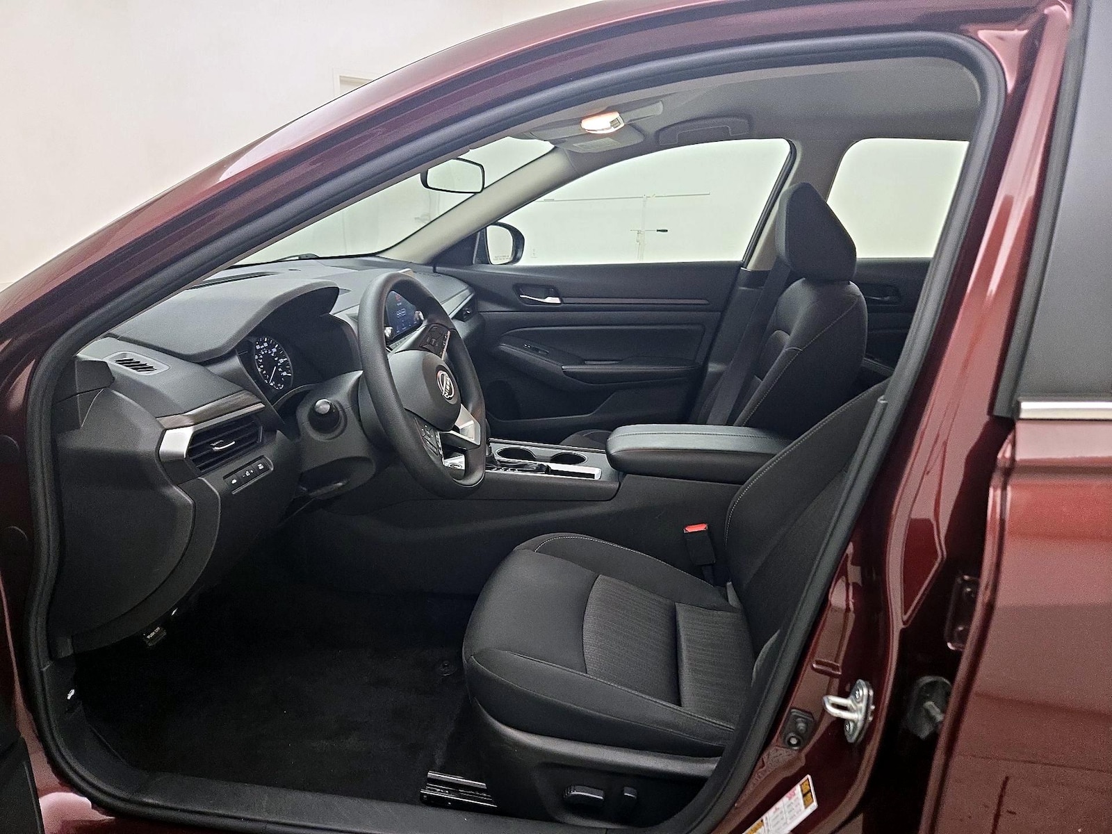 2025 Nissan Altima SV - Photo 12