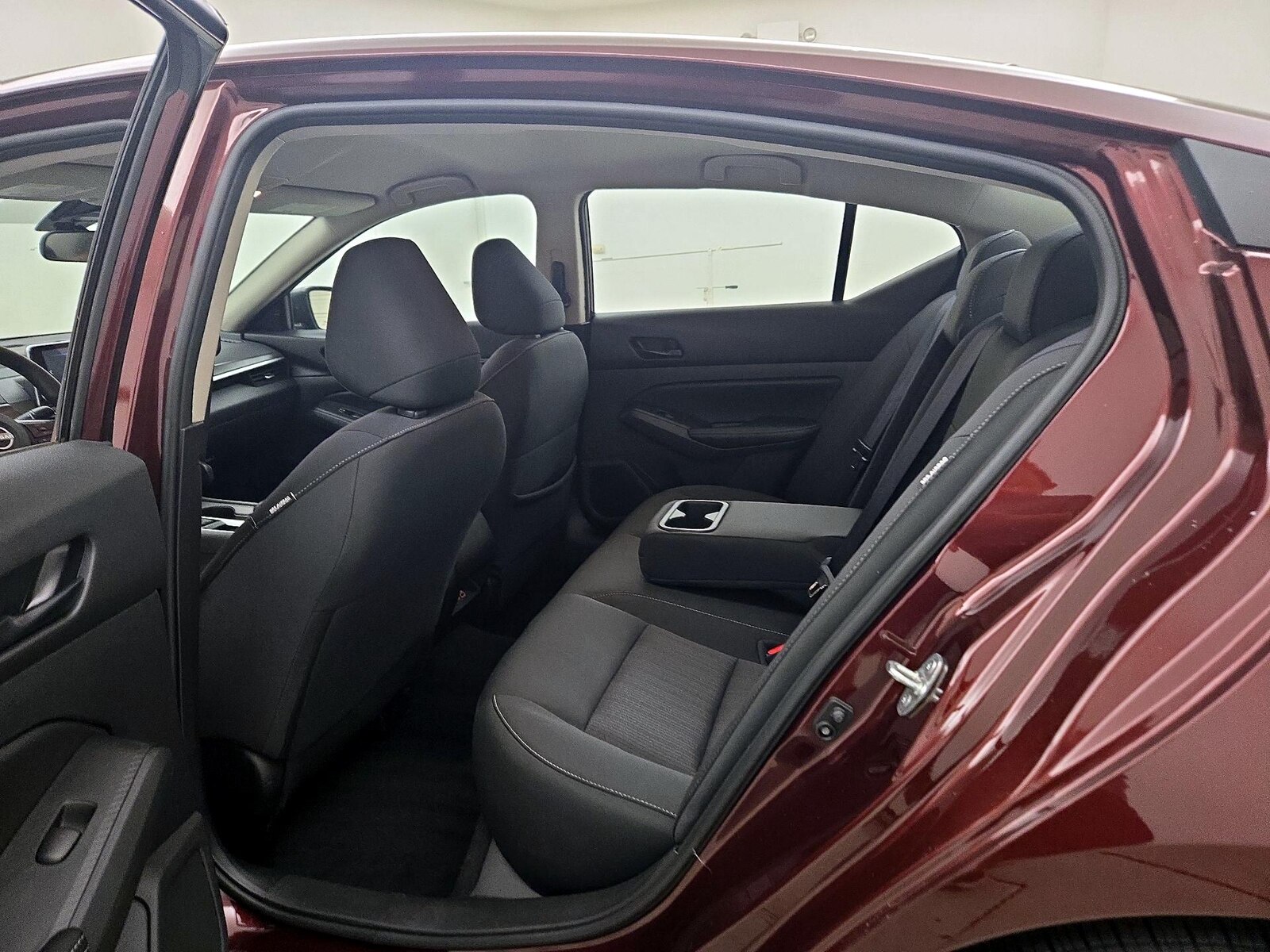 2025 Nissan Altima SV - Photo 20