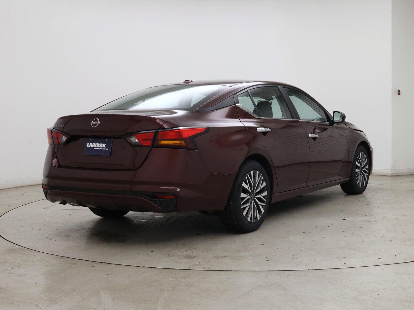 2025 Nissan Altima SV - Photo 9