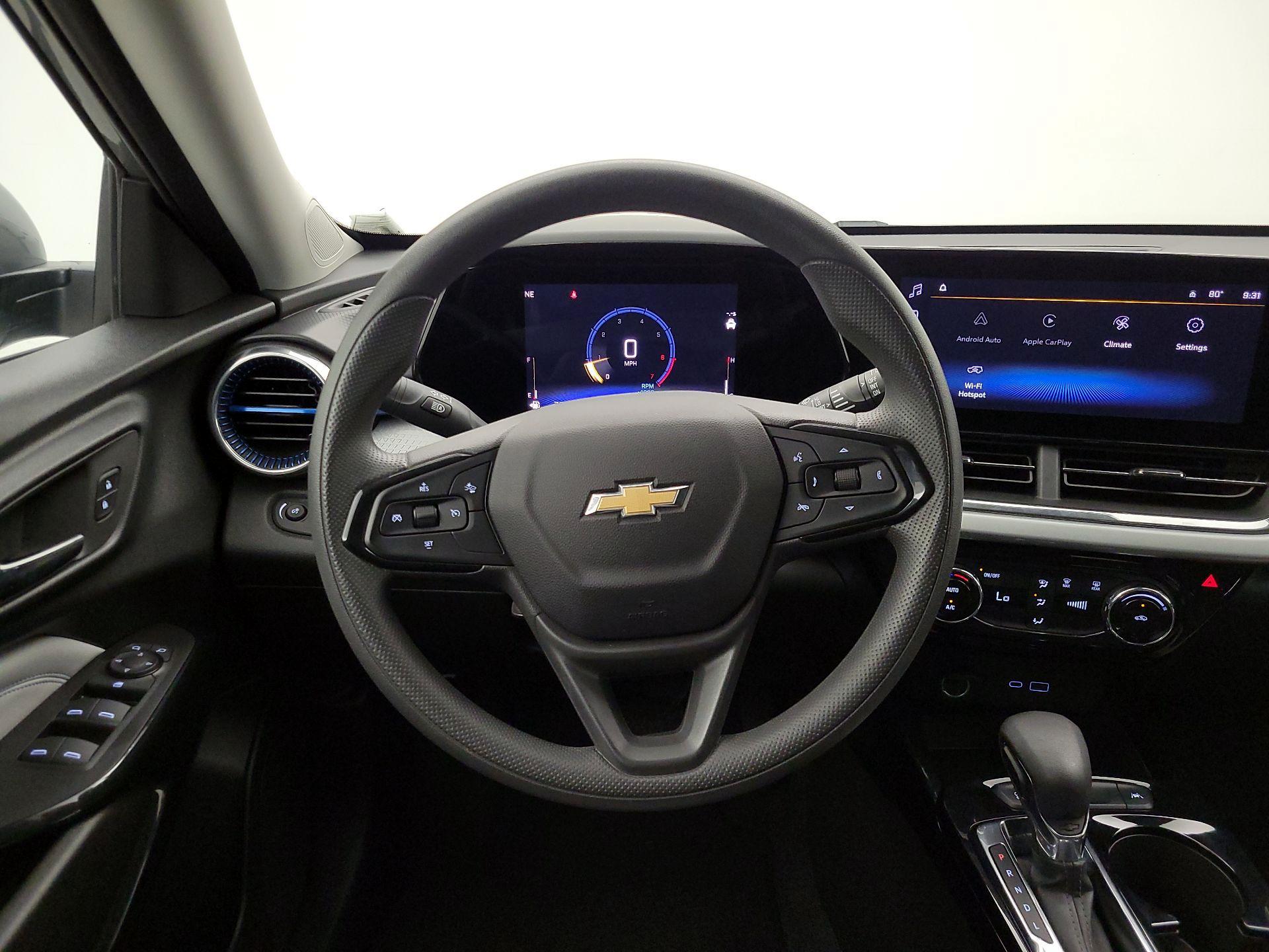 Thumbnail: 2025 Chevrolet Trax - 10