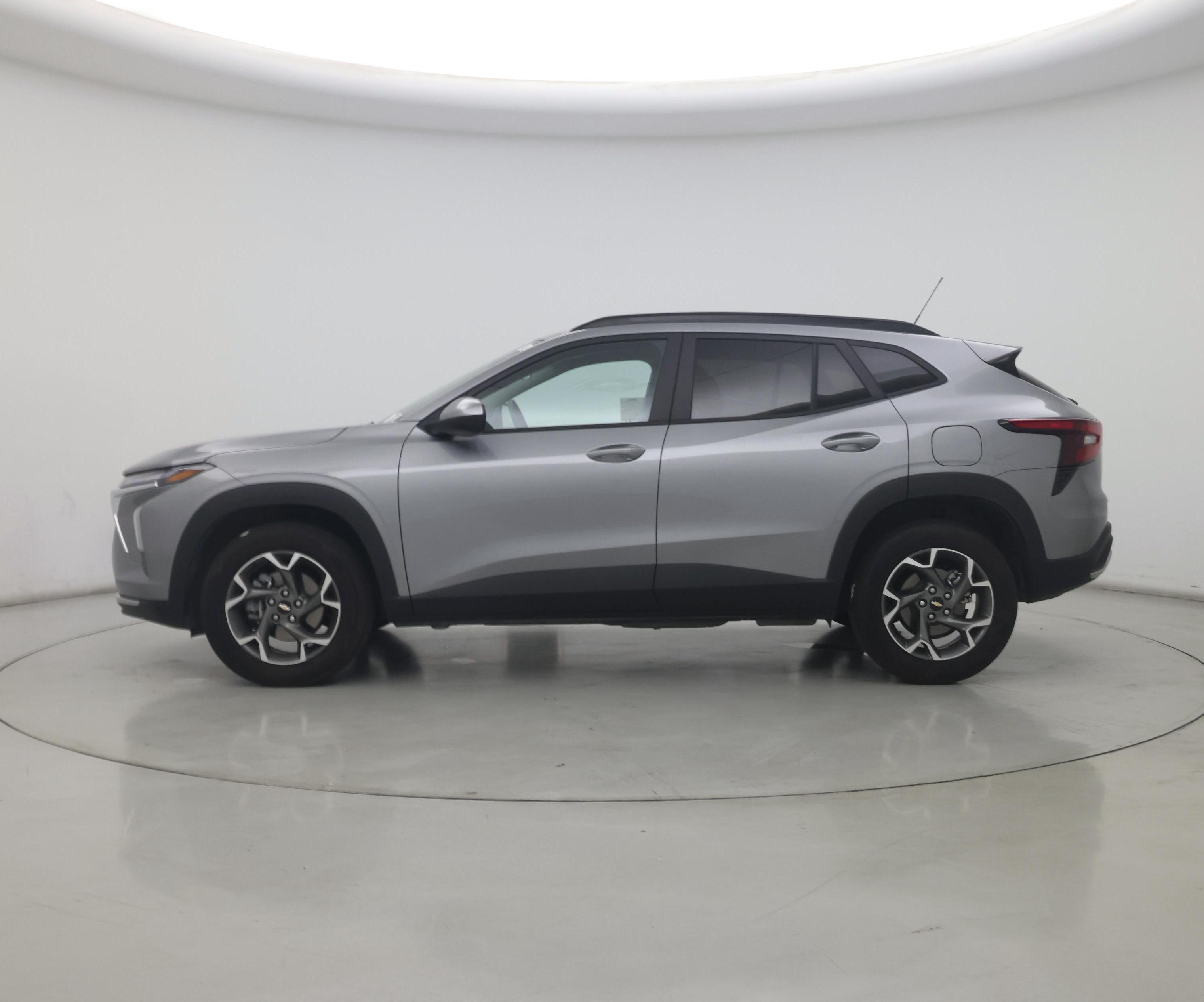 Thumbnail: 2025 Chevrolet Trax - 3