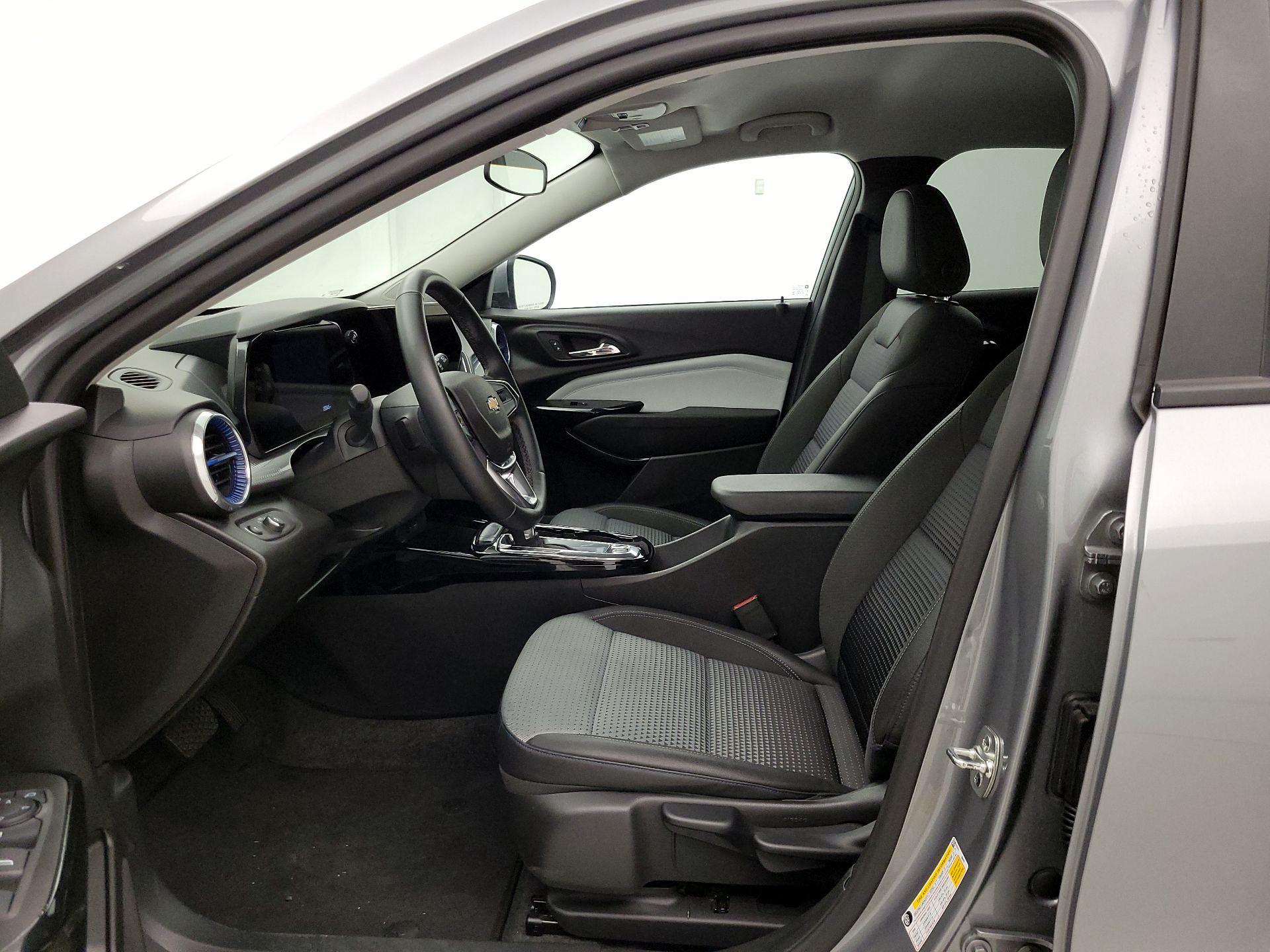 Thumbnail: 2025 Chevrolet Trax - 11