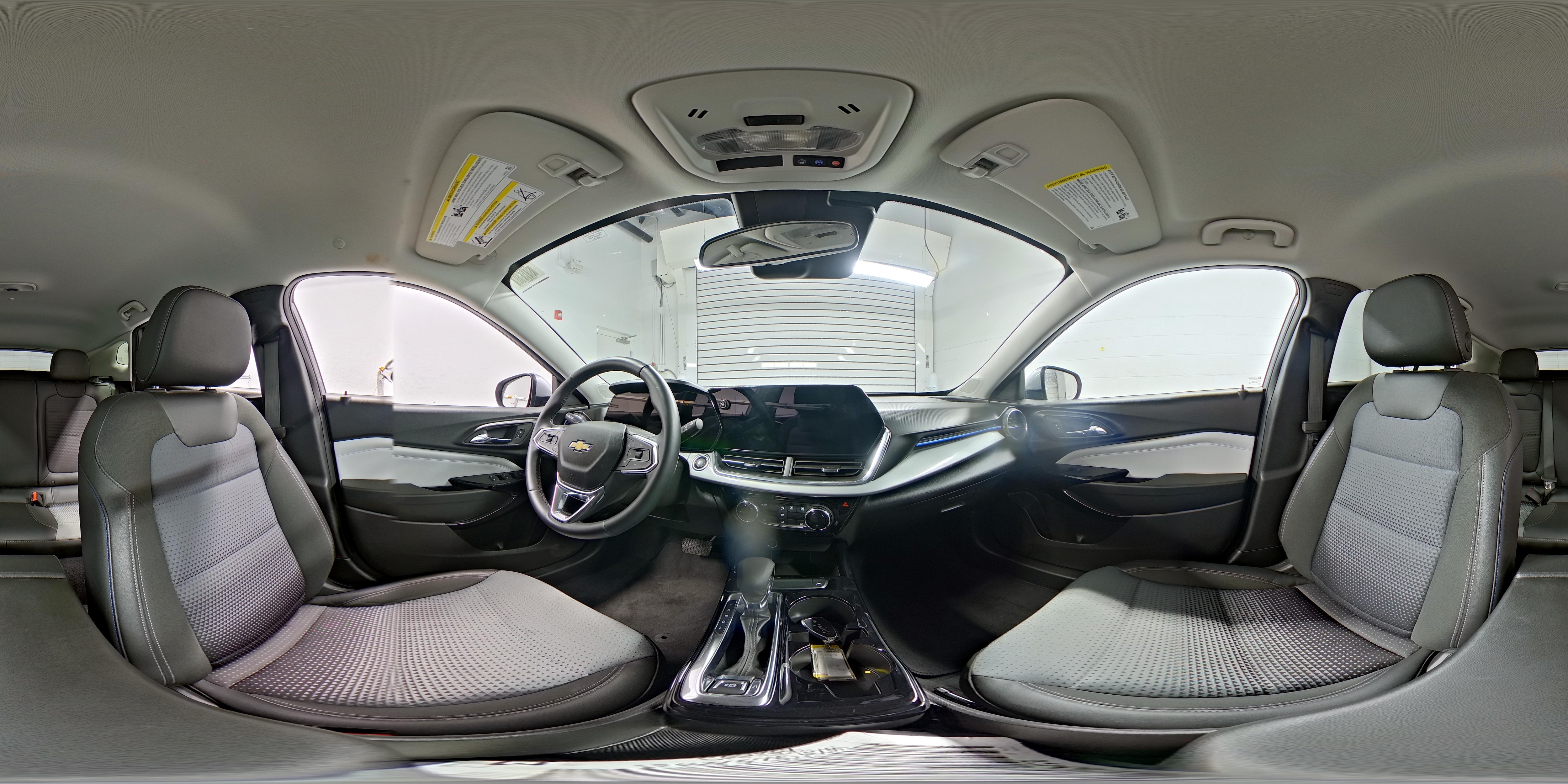 2025 Chevrolet Trax LT - Photo 24