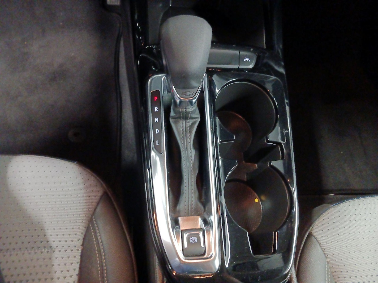 2025 Chevrolet Trax LT - Photo 18