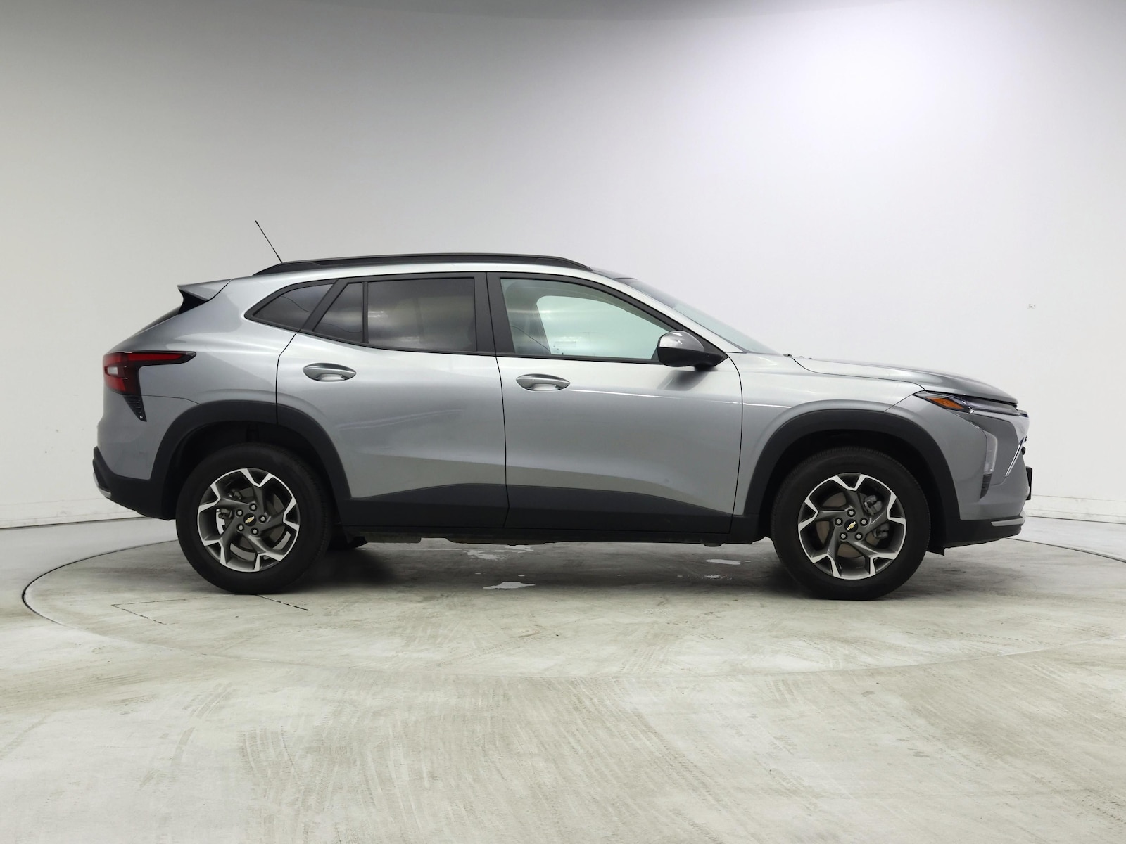 2025 Chevrolet Trax LT - Photo 8