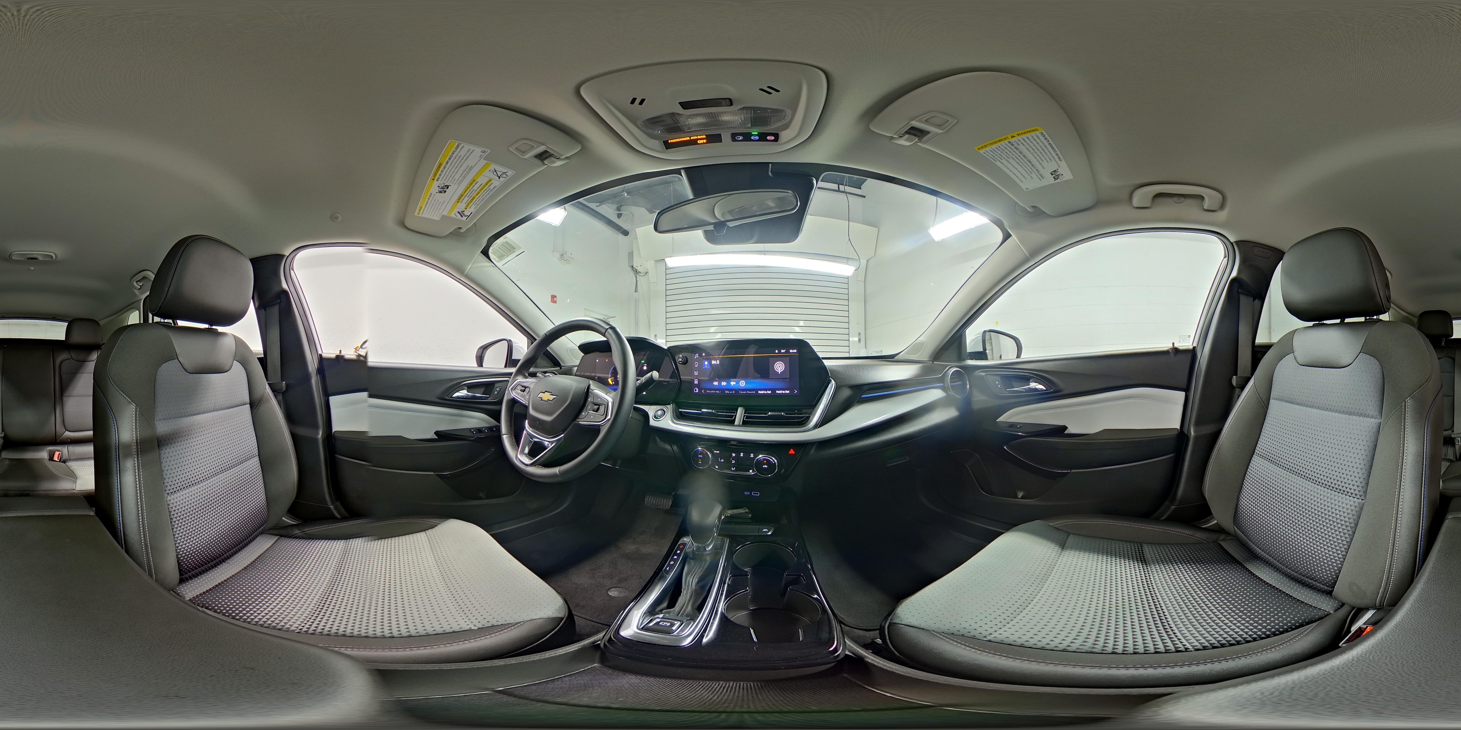 2025 Chevrolet Trax LT - Photo 24