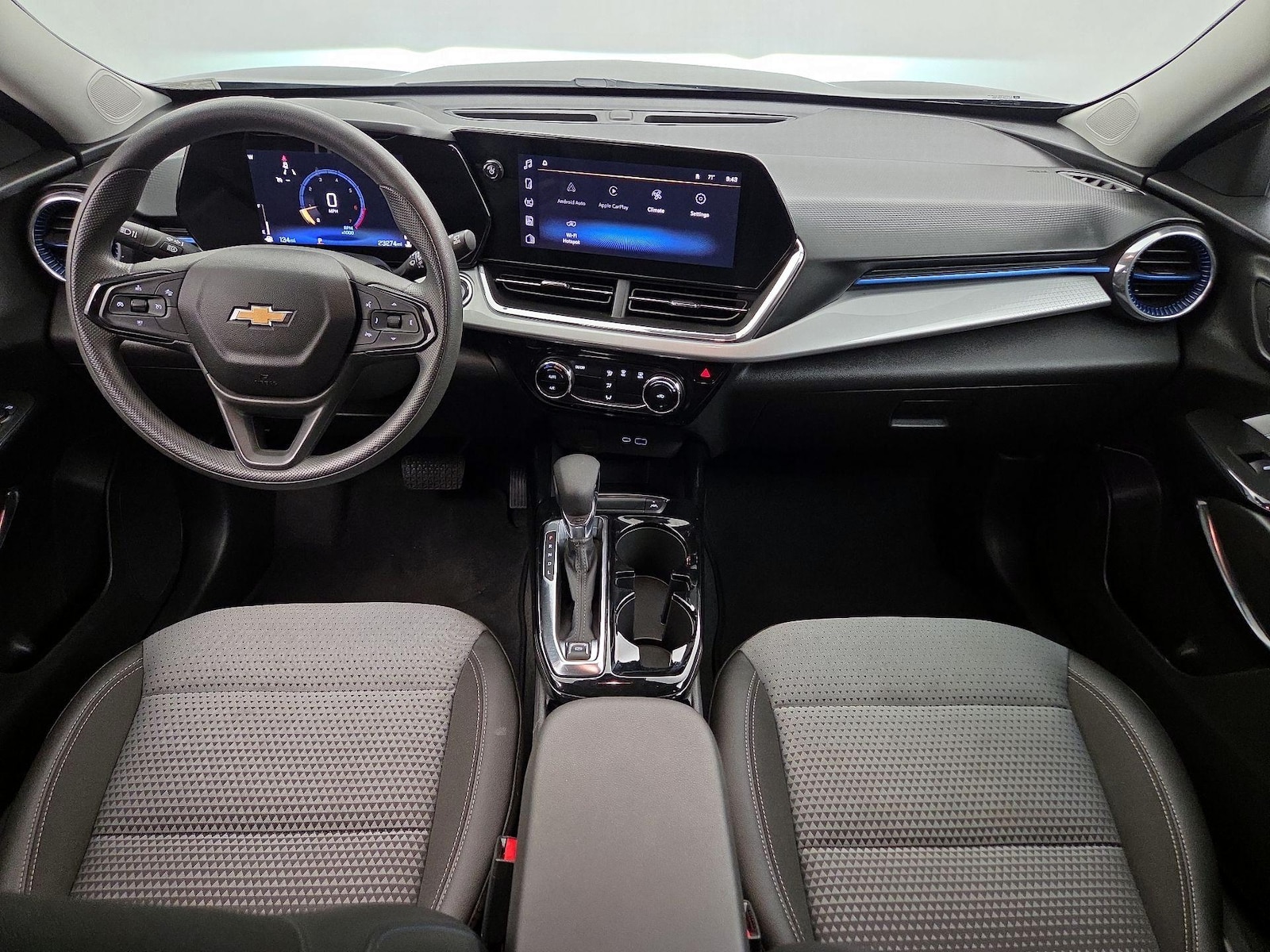 2025 Chevrolet Trax LT - Photo 12