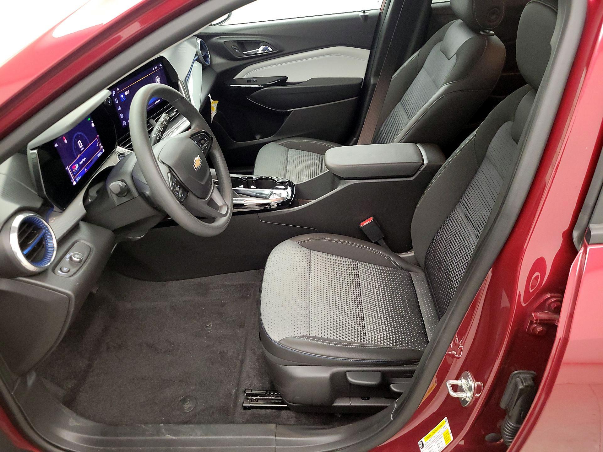 Thumbnail: 2025 Chevrolet Trax - 11