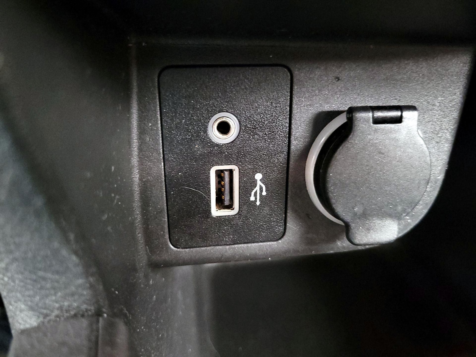 2021 Nissan Kicks S - Photo 19