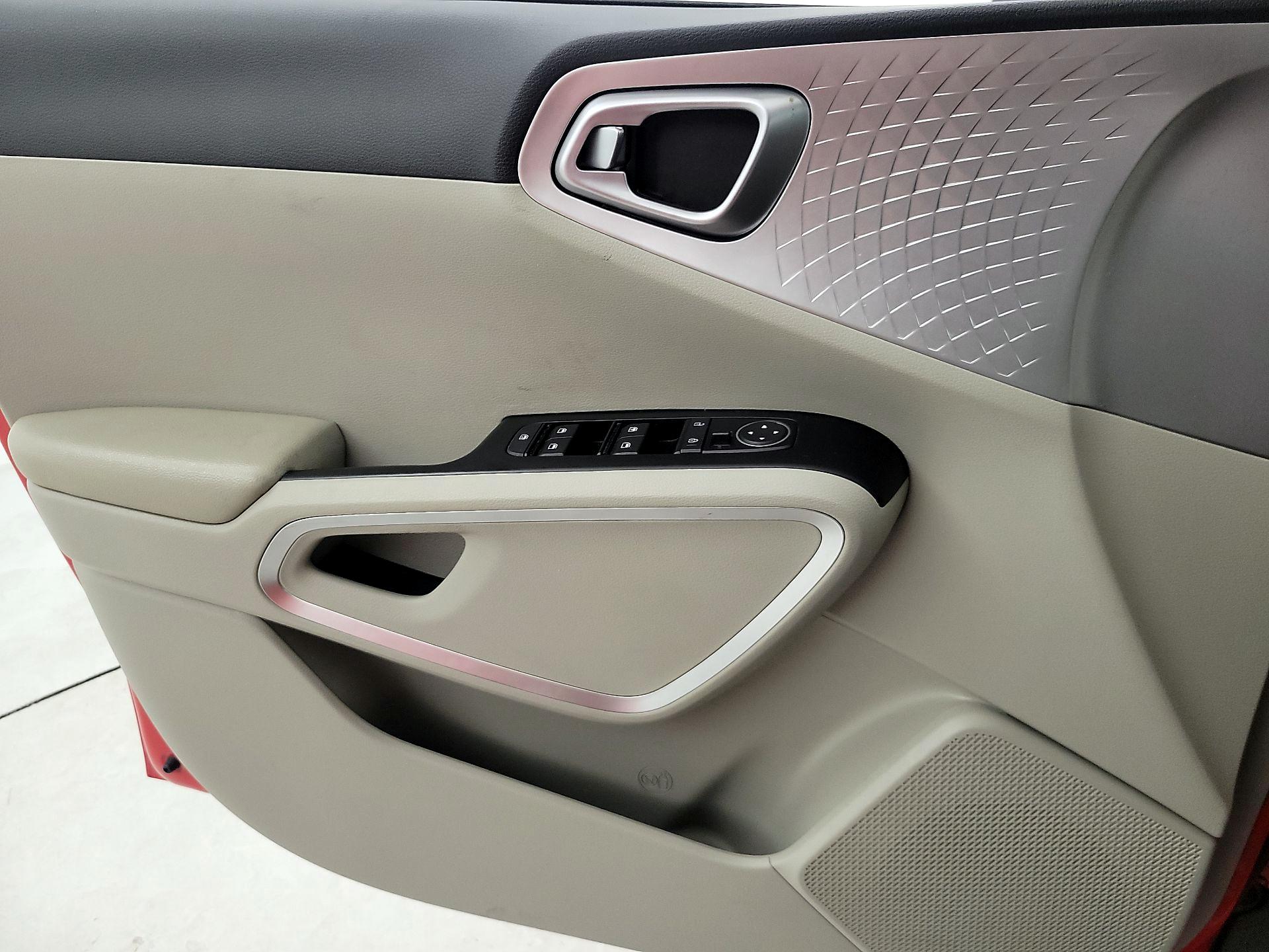 Thumbnail: 2021 Kia Soul - 12