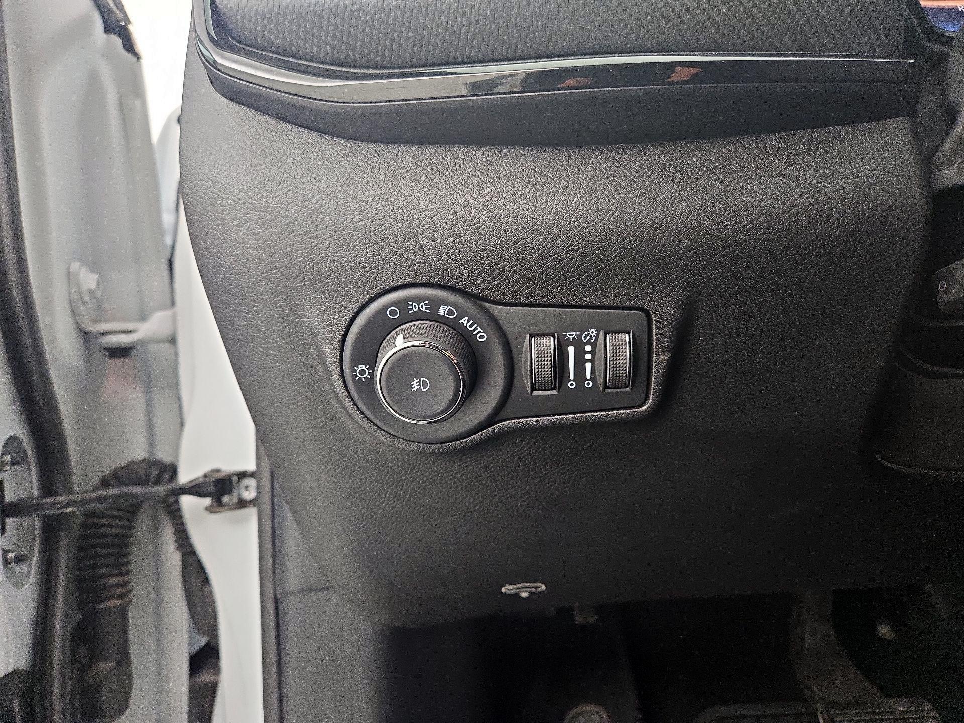 Thumbnail: 2025 Jeep Compass - 13