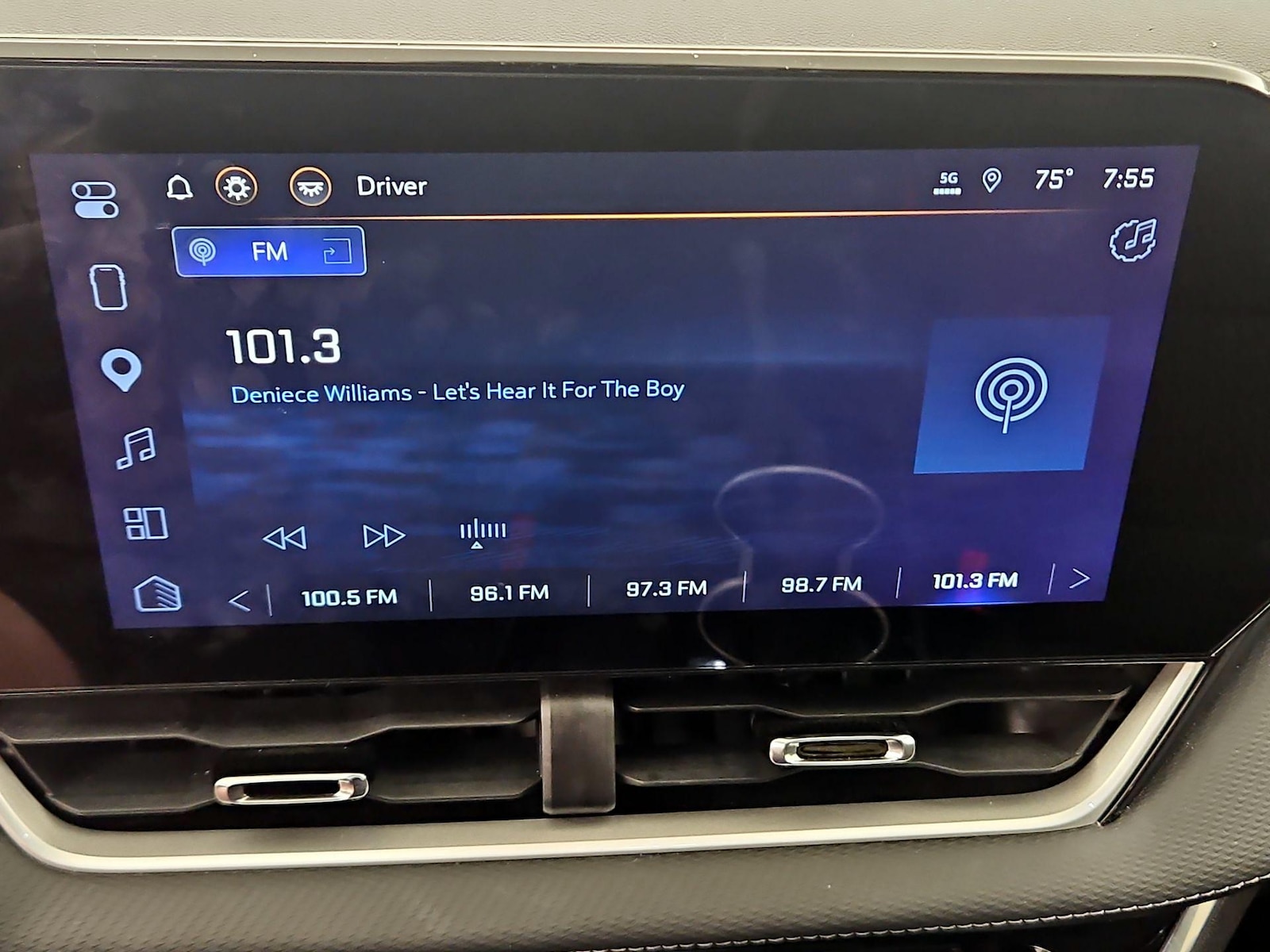 2025 Chevrolet Equinox LT - Photo 17