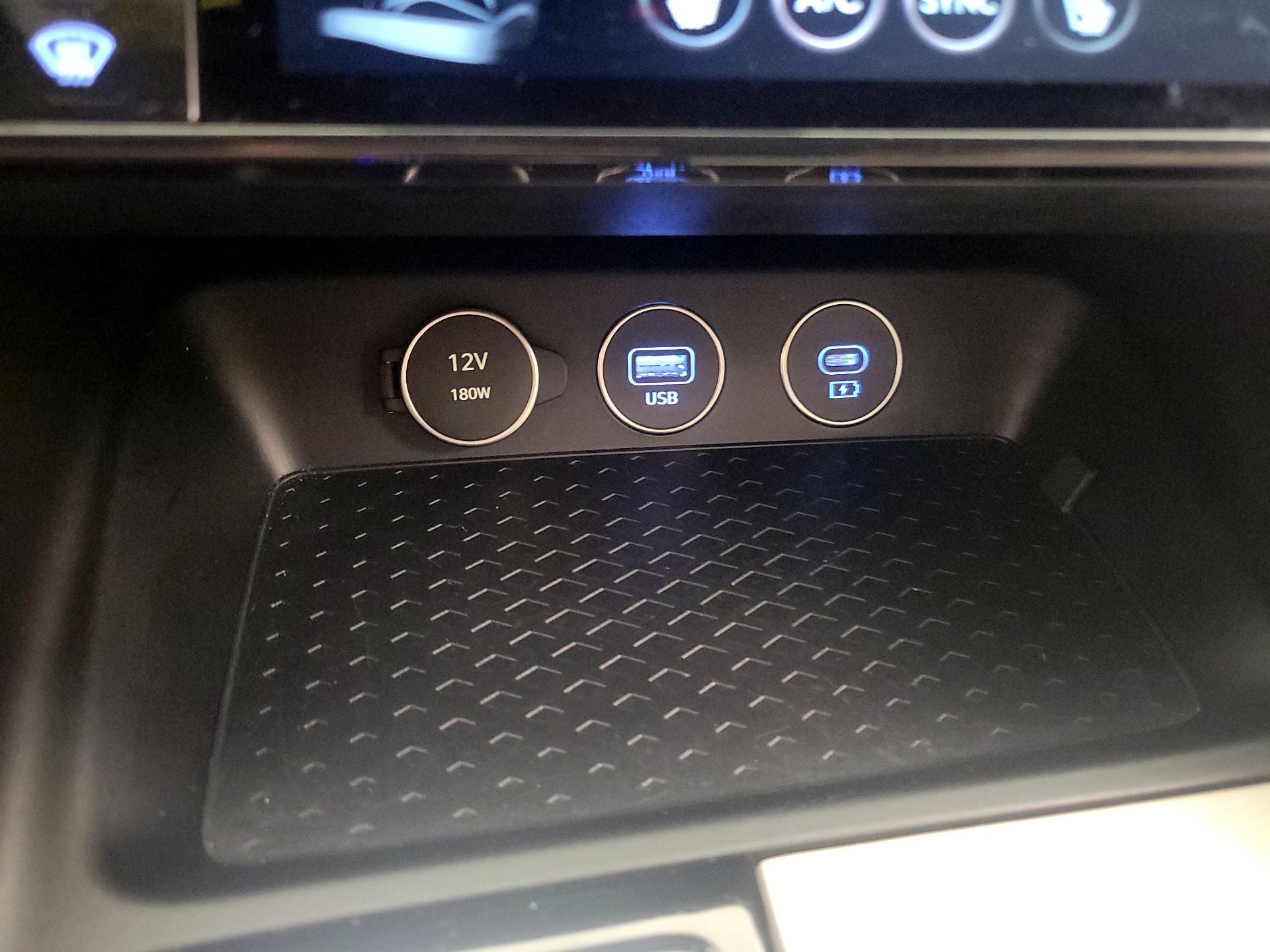 Thumbnail: 2025 Genesis G70 - 19