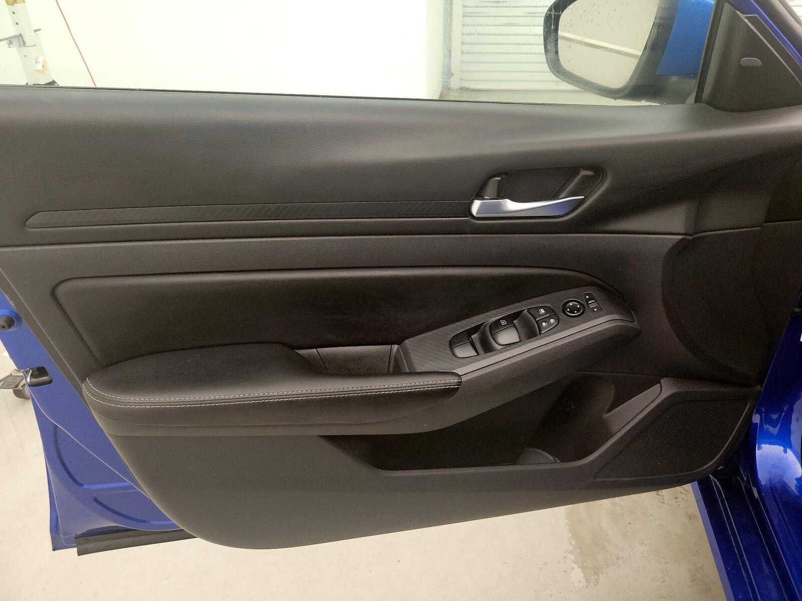 2025 Nissan Altima SV - Photo 13