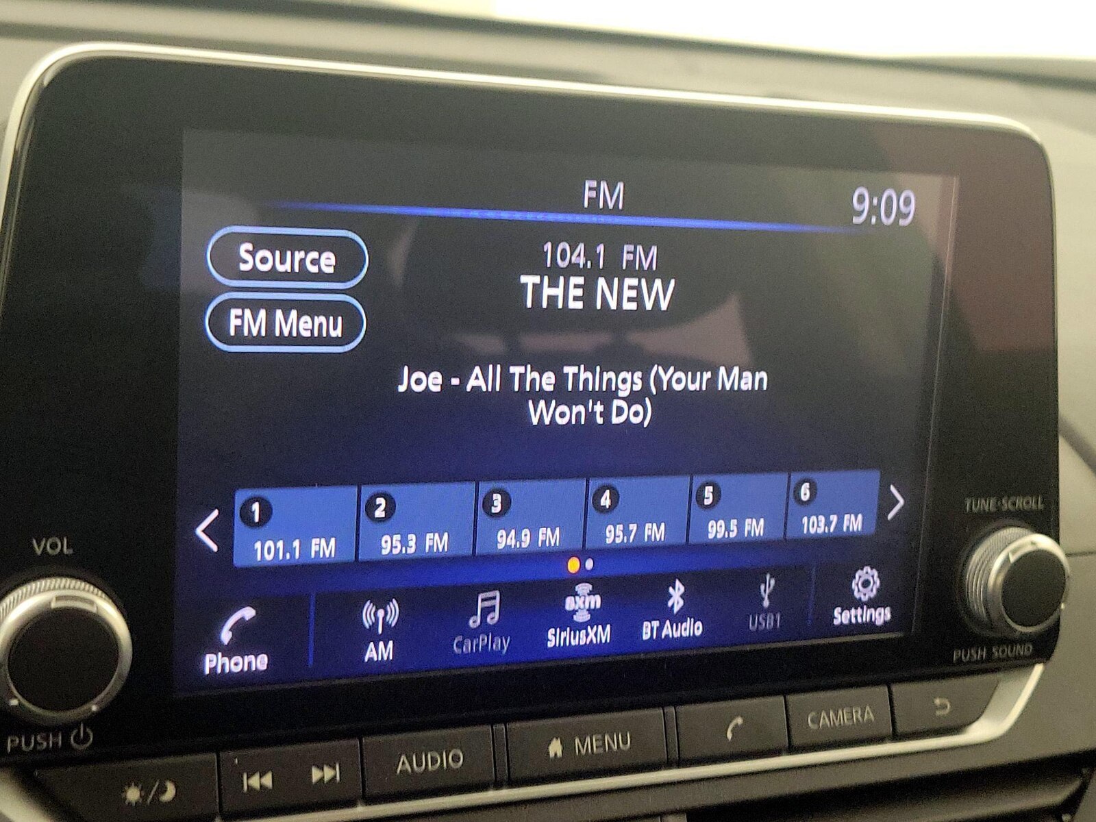 2025 Nissan Altima SV - Photo 16
