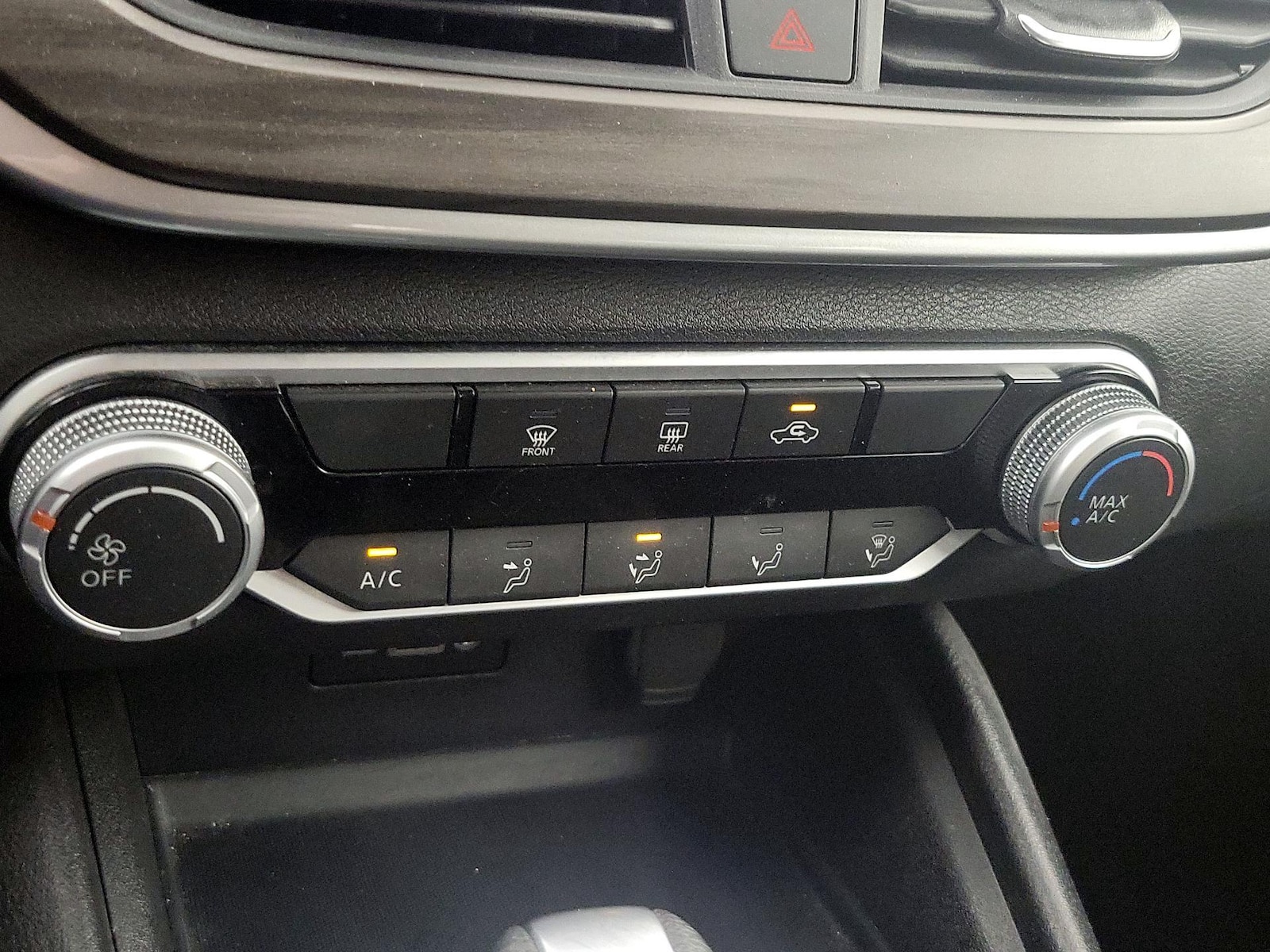 2025 Nissan Altima SV - Photo 17