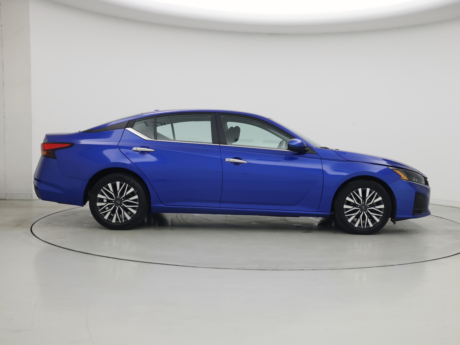 2025 Nissan Altima SV - Photo 8