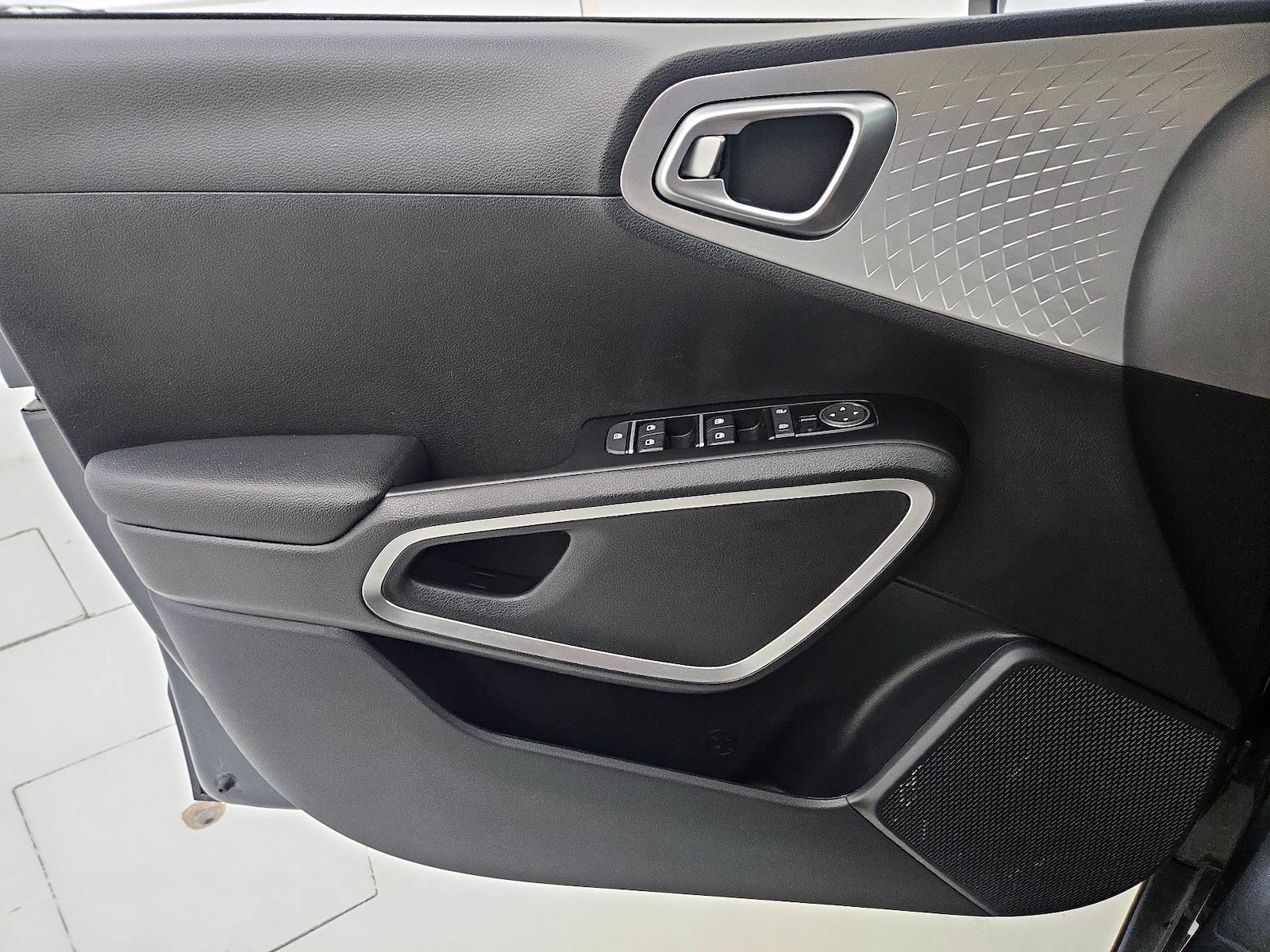 2025 Kia Soul LX - Photo 13