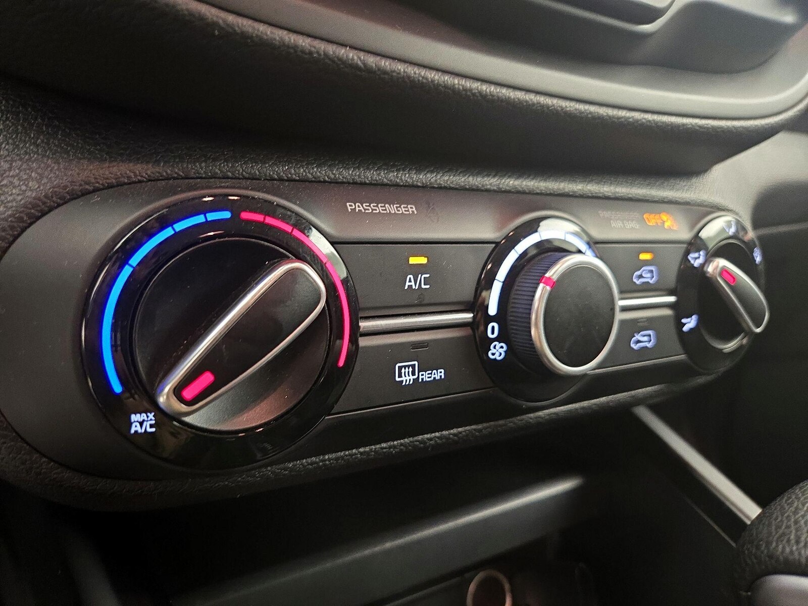 2025 Kia Soul LX - Photo 17