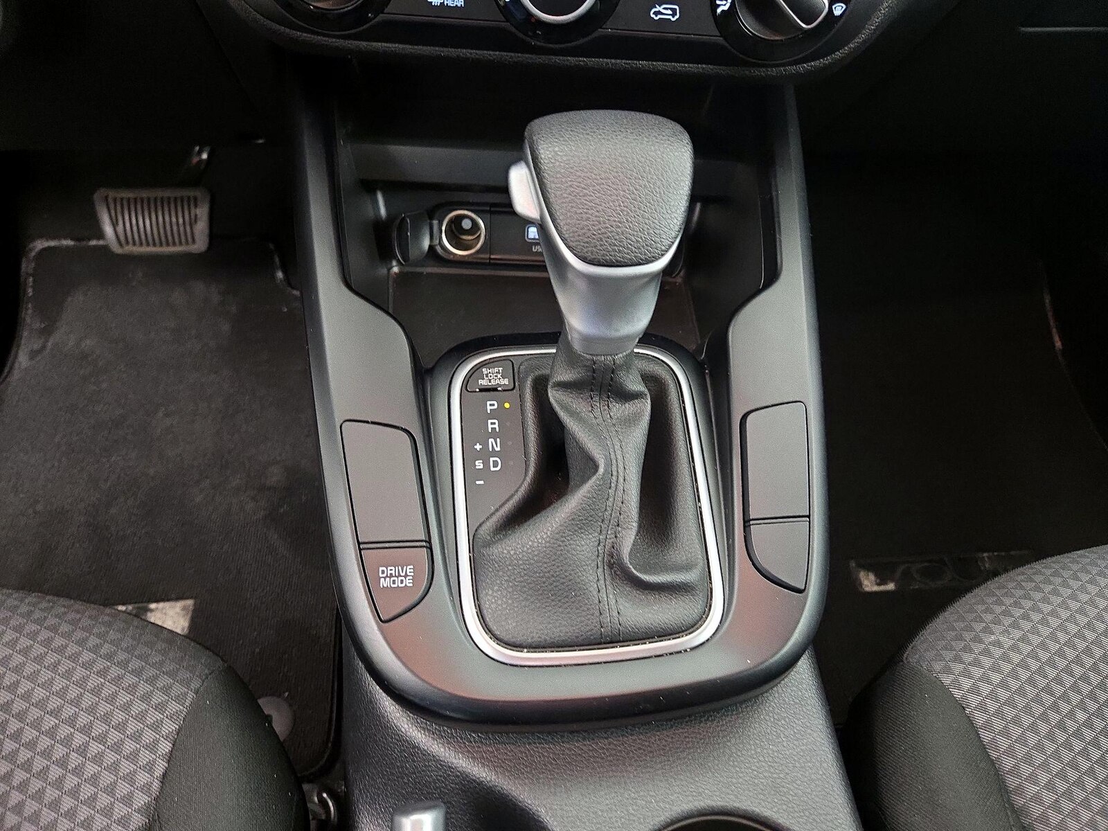 2025 Kia Soul LX - Photo 18