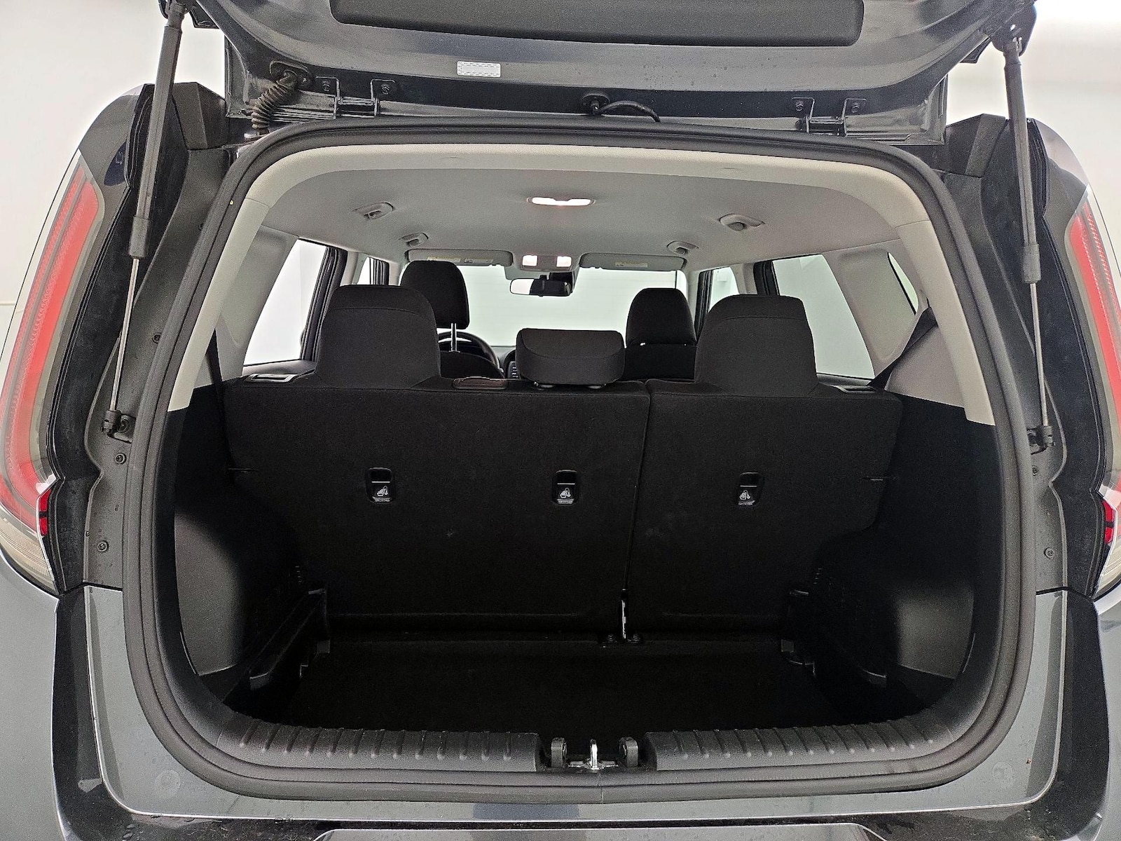 2025 Kia Soul LX - Photo 21