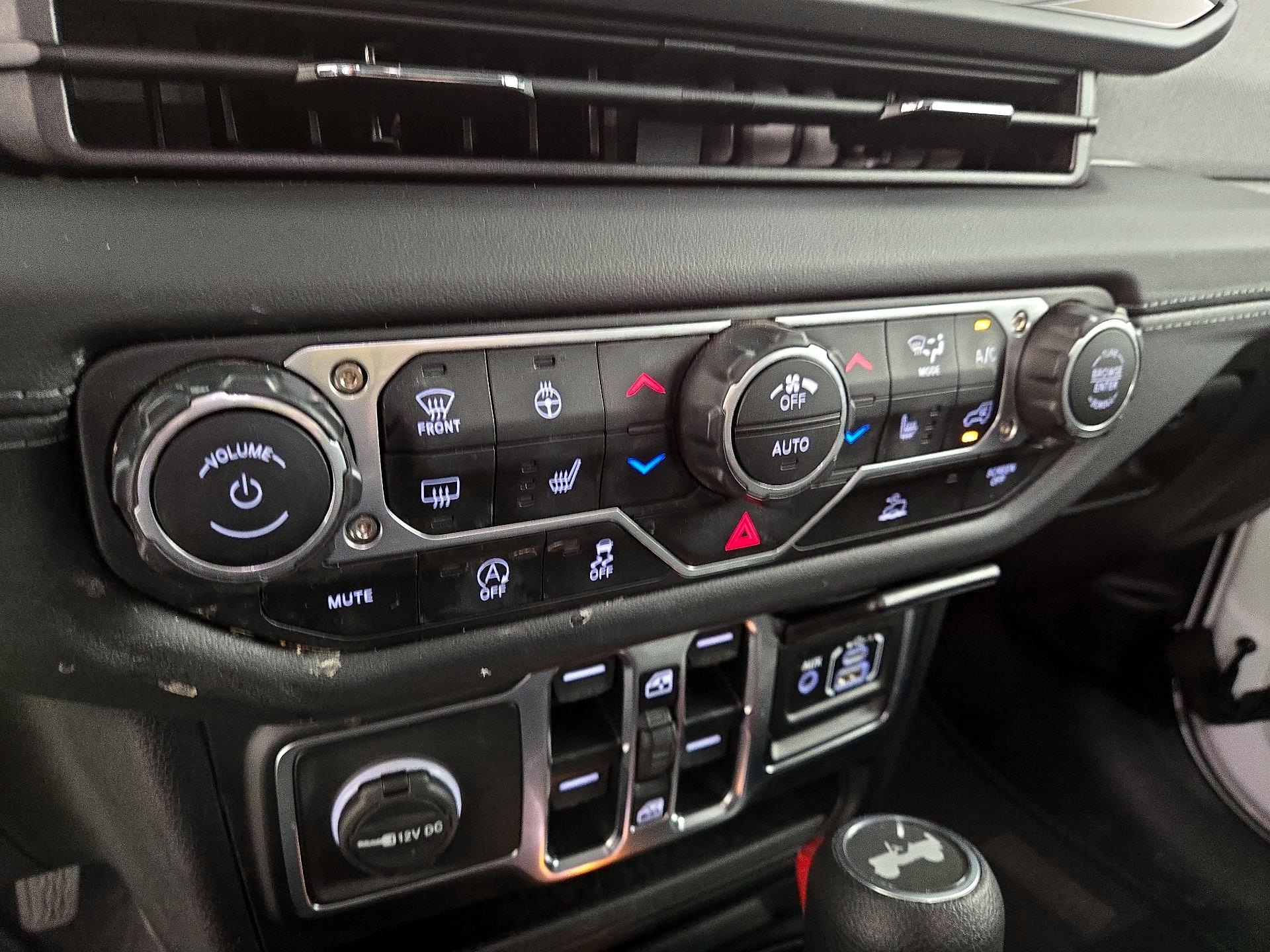 Thumbnail: 2025 Jeep Wrangler - 16
