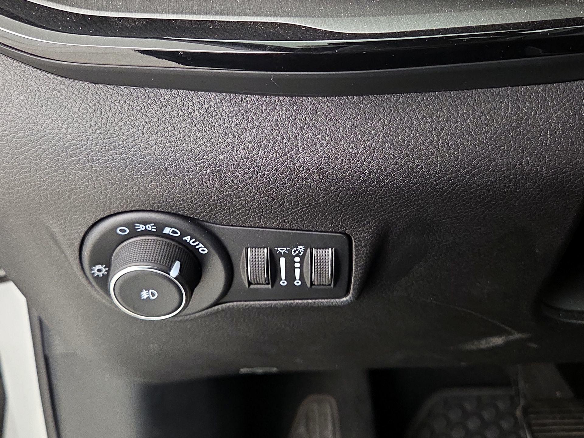 Thumbnail: 2025 Jeep Compass - 13