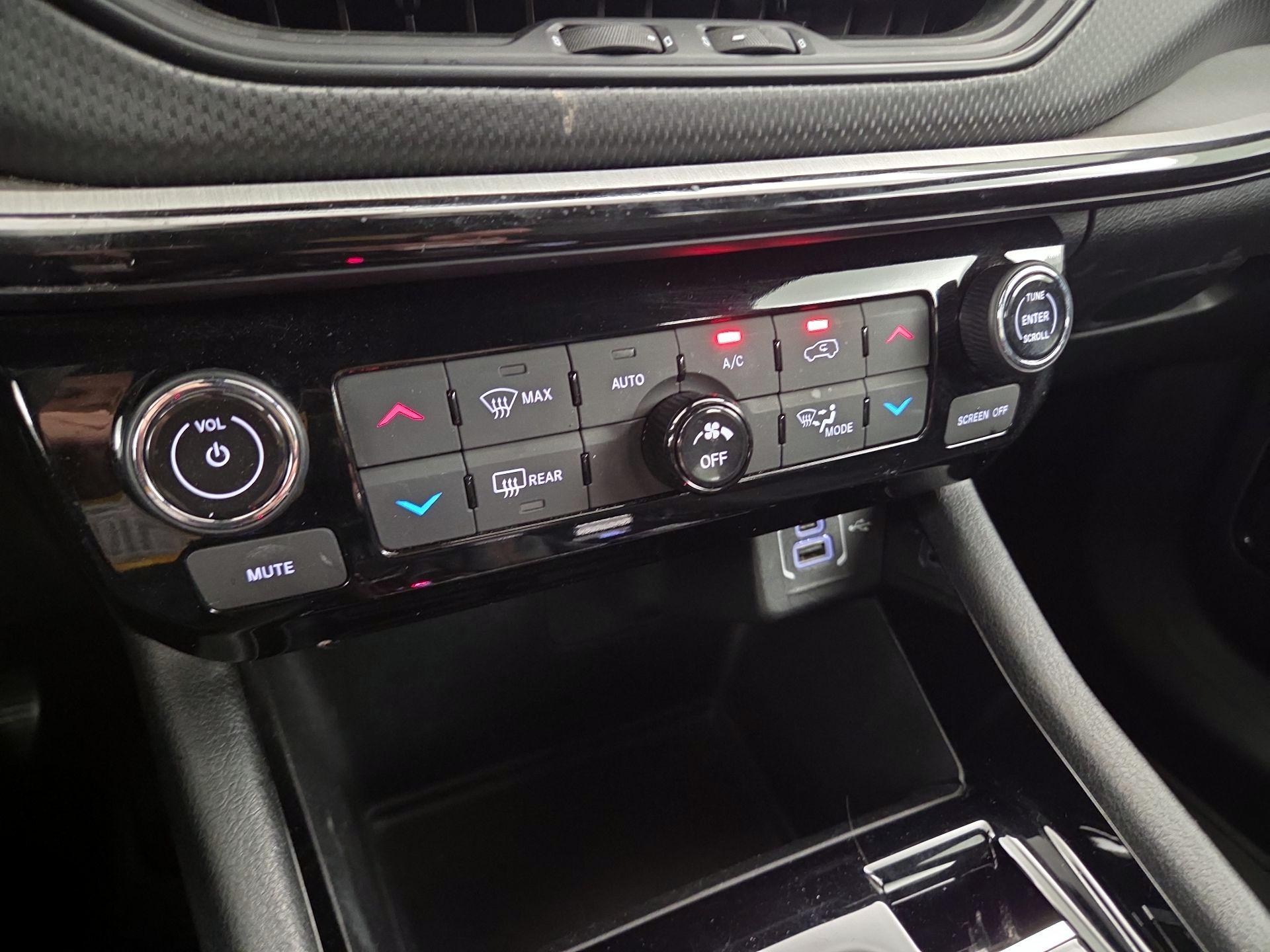 Thumbnail: 2025 Jeep Compass - 16