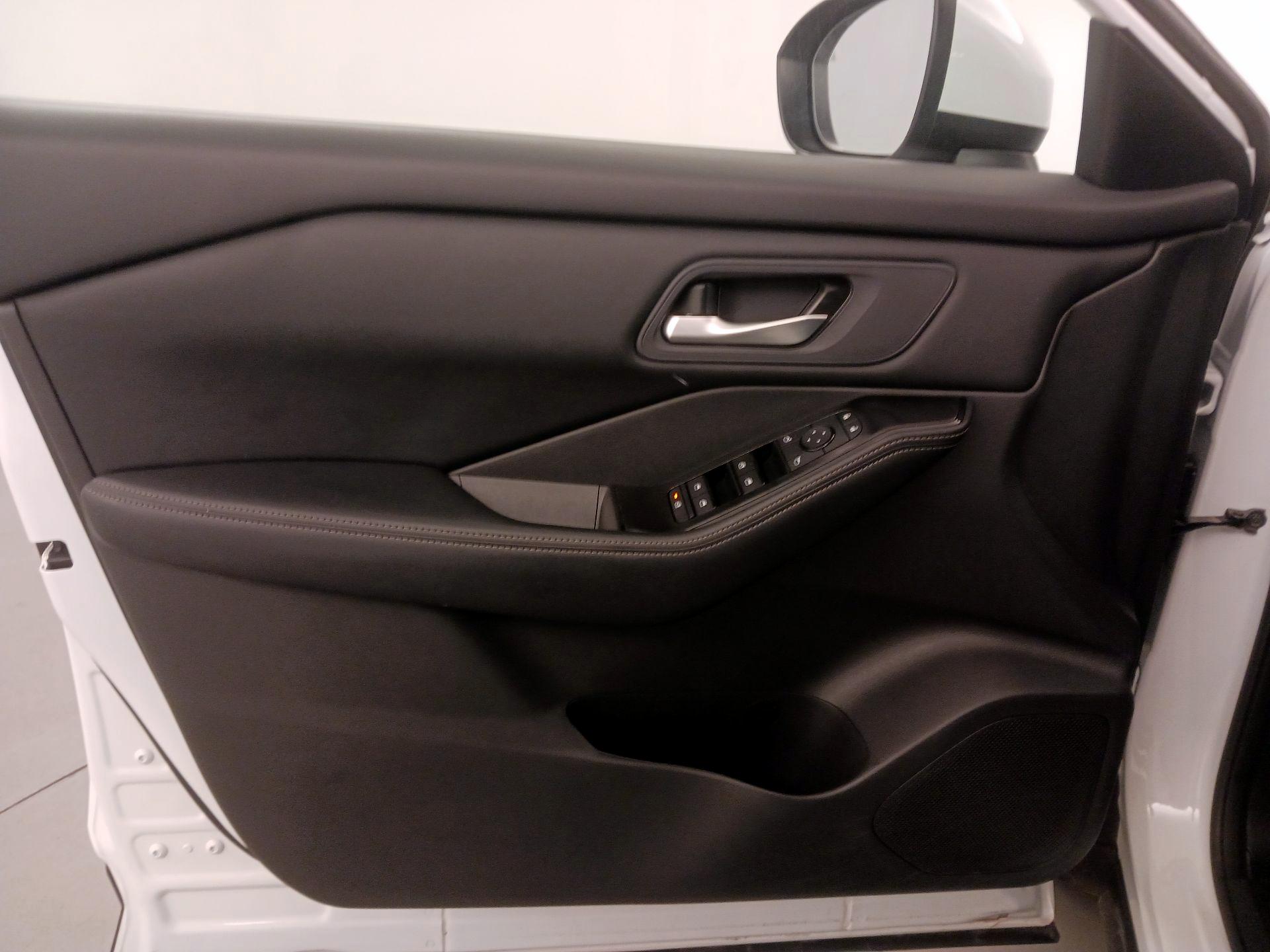 Thumbnail: 2025 Nissan Rogue - 12