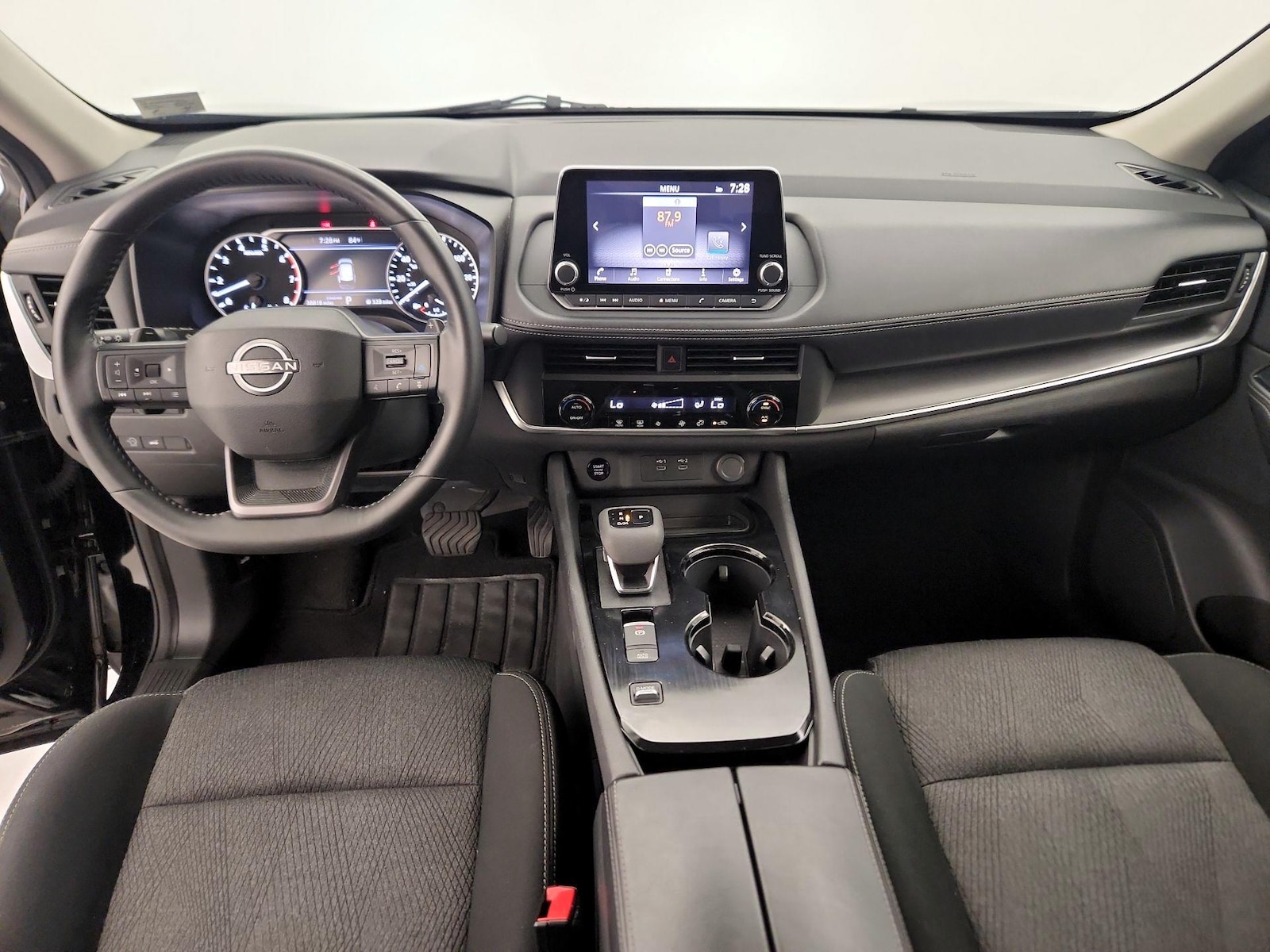 2025 Nissan Rogue SV - Photo 10