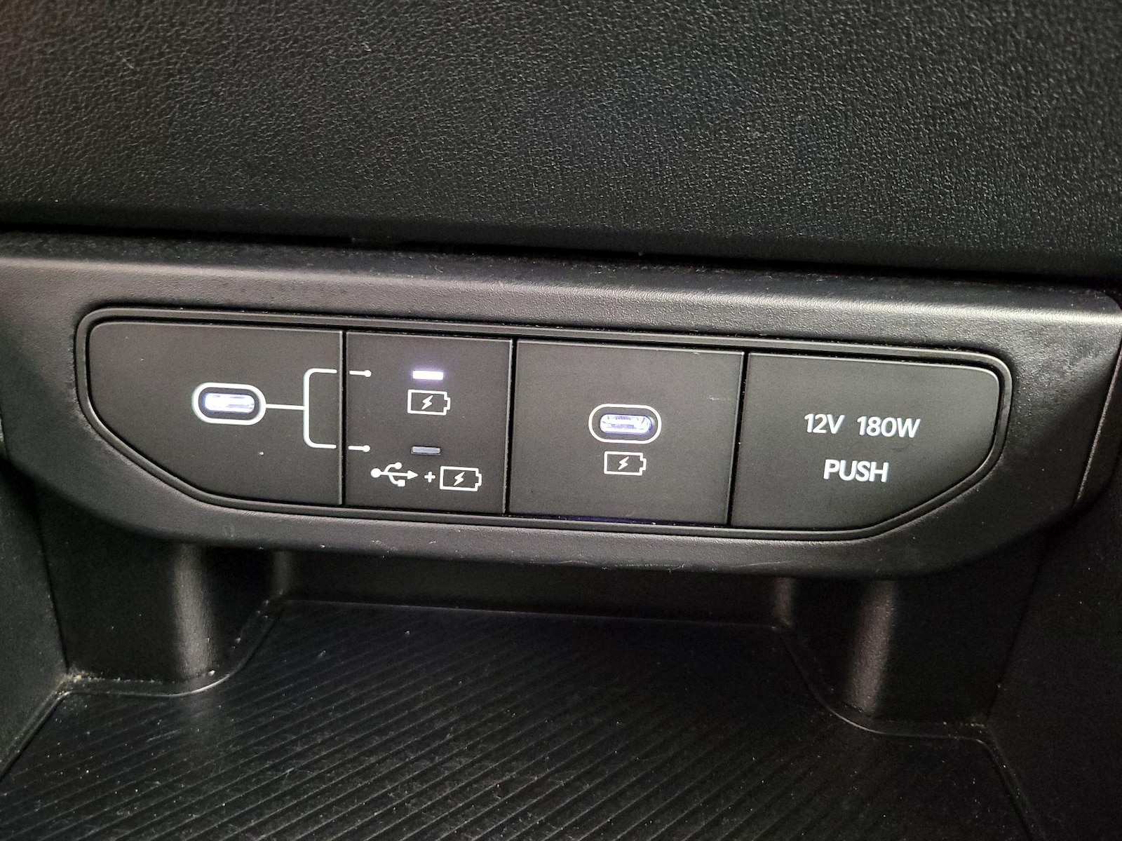 2025 Kia K4 19