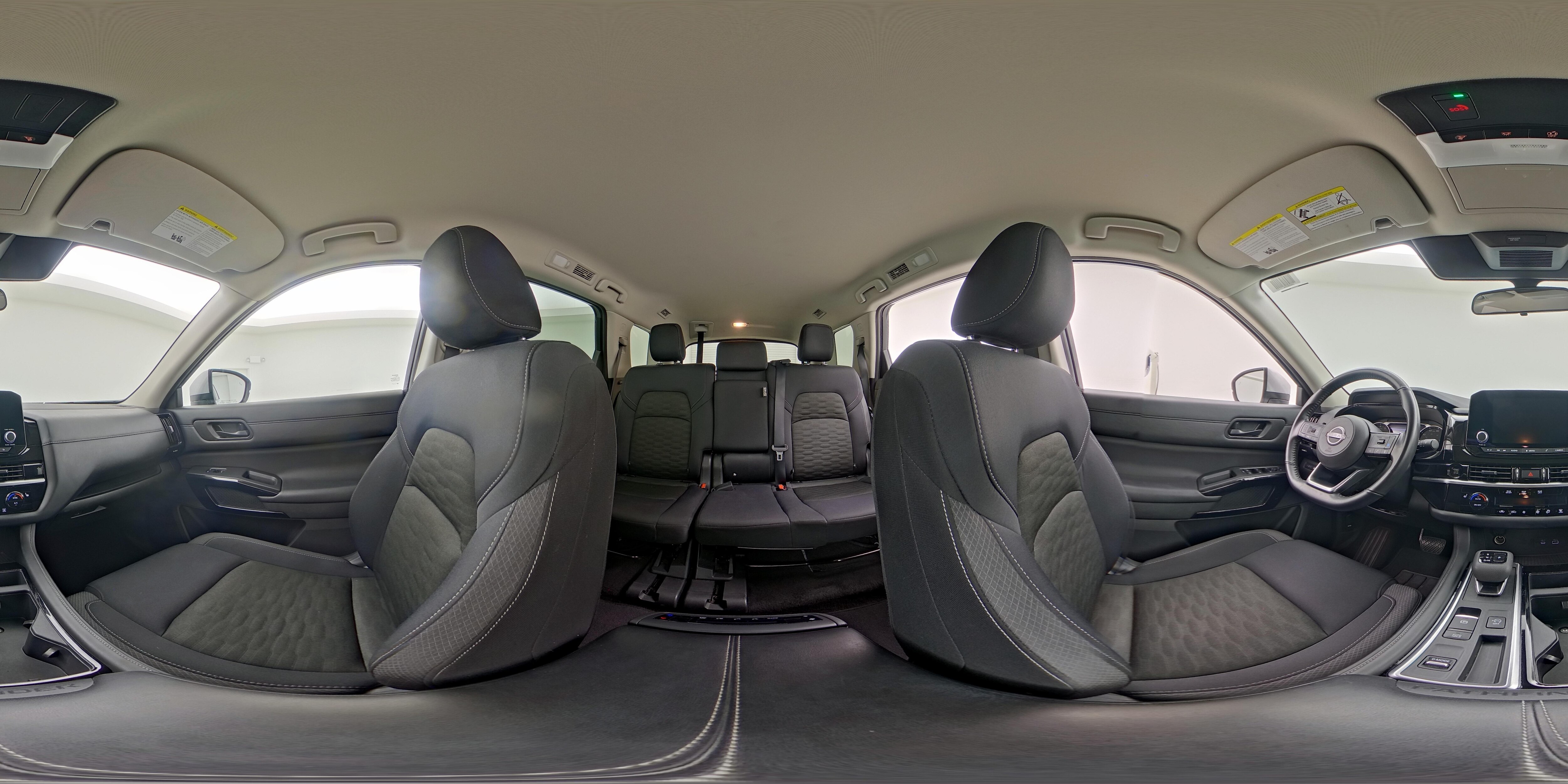 2025 Nissan Pathfinder SV - Photo 24